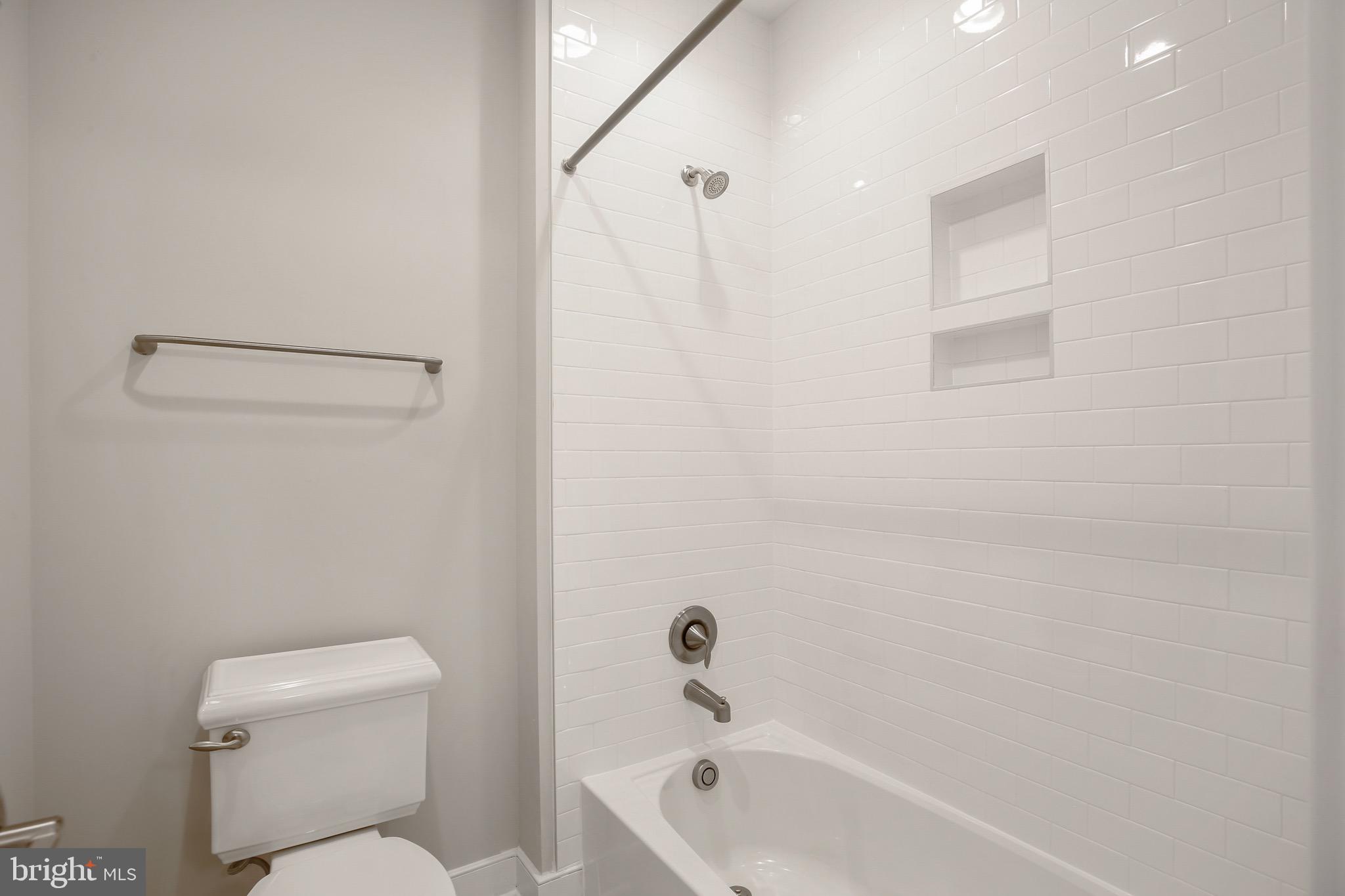 VIENNA WOODS - Residential