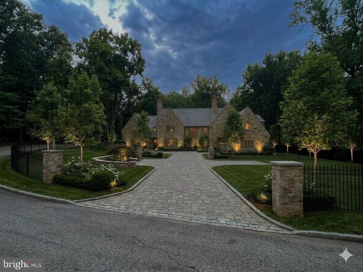 22 FOXWOOD CIRCLE