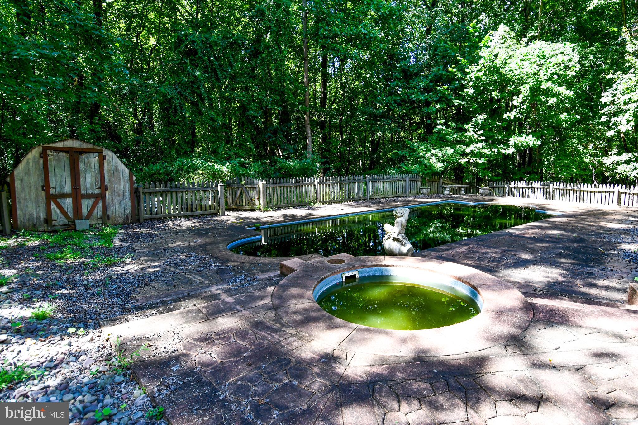 KING GEORGE ESTATES - Residential