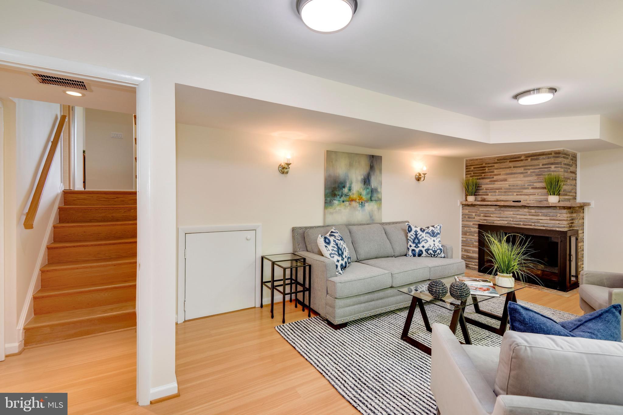 MAPLEWOOD MANOR - Residential