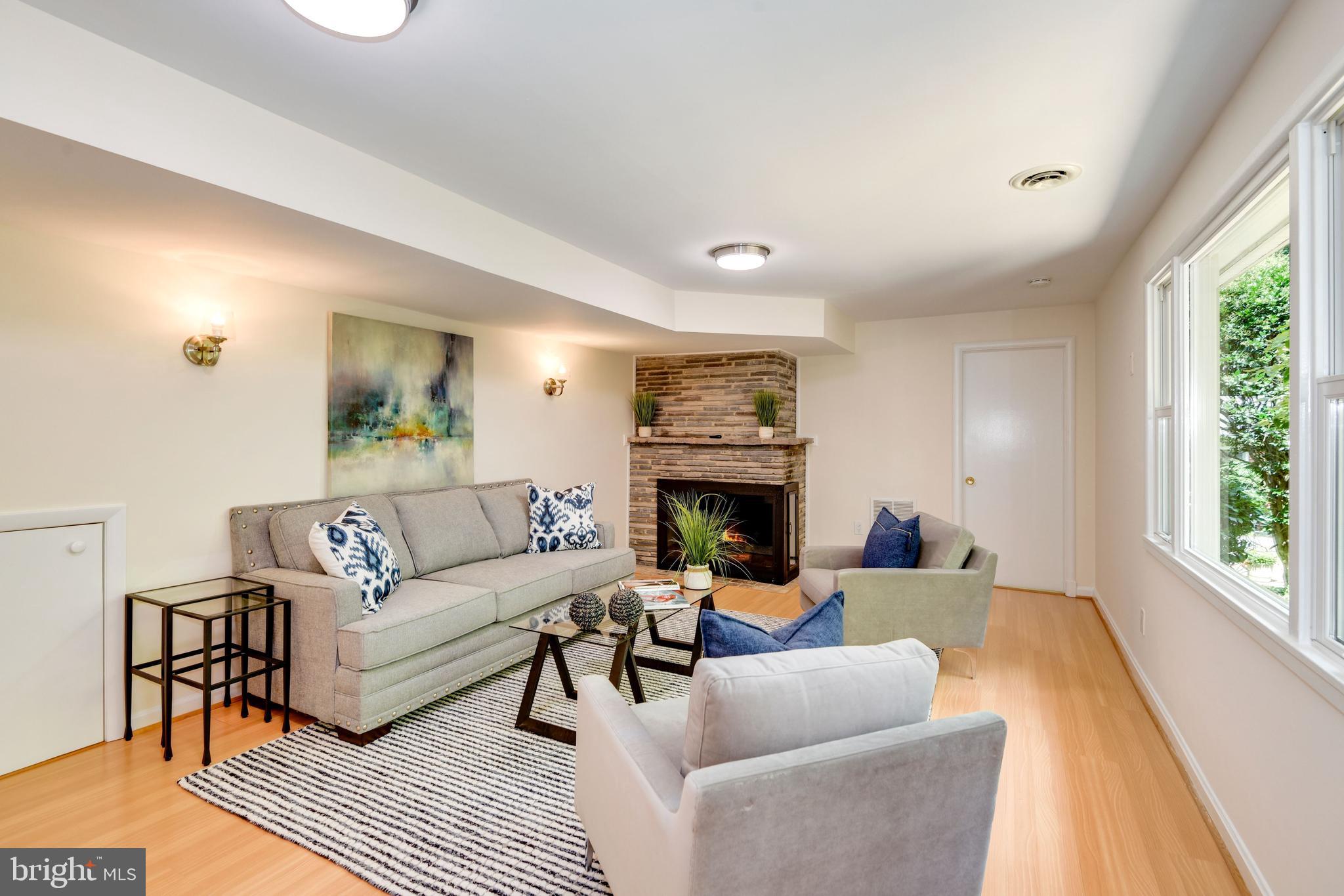 MAPLEWOOD MANOR - Residential