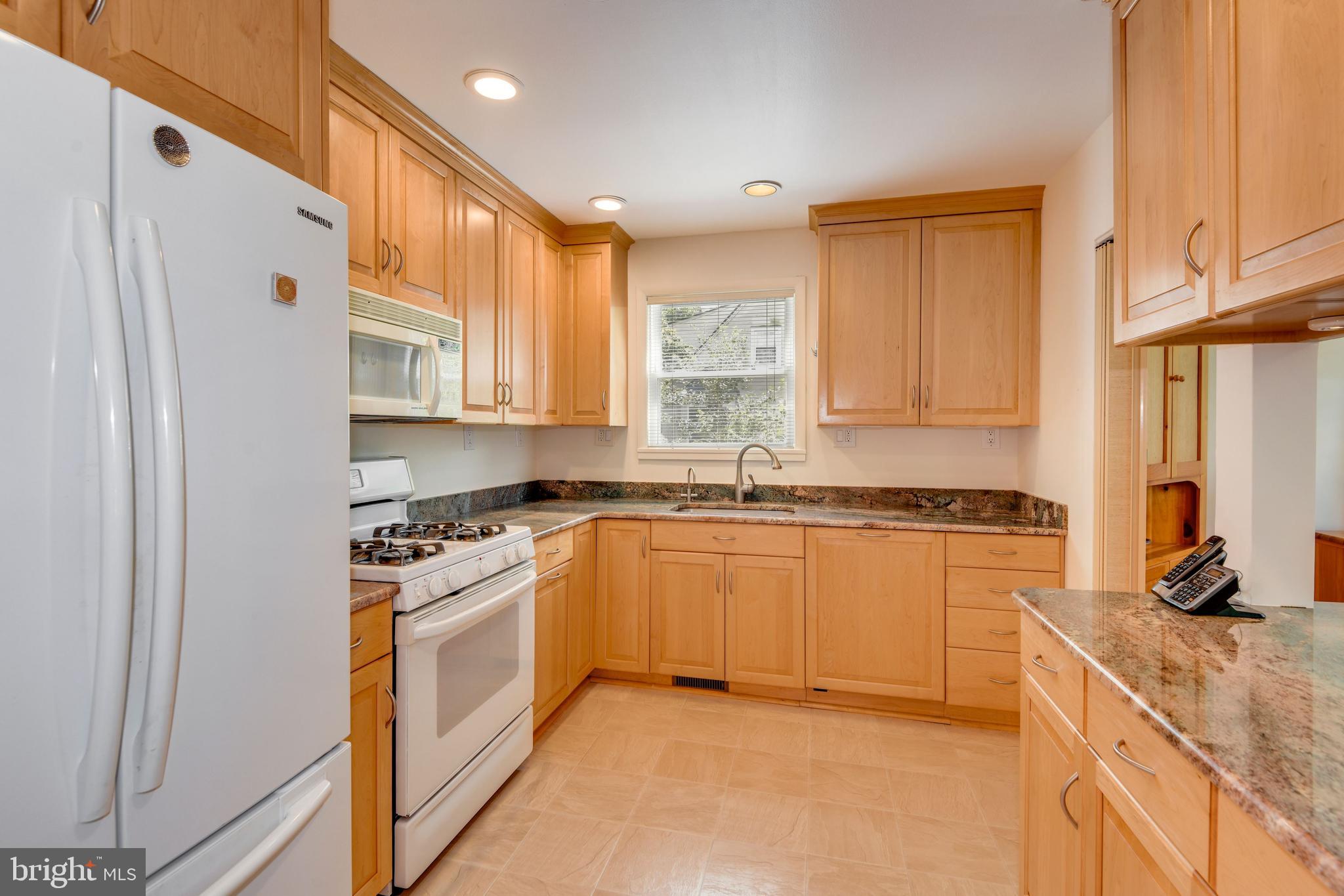 MAPLEWOOD MANOR - Residential