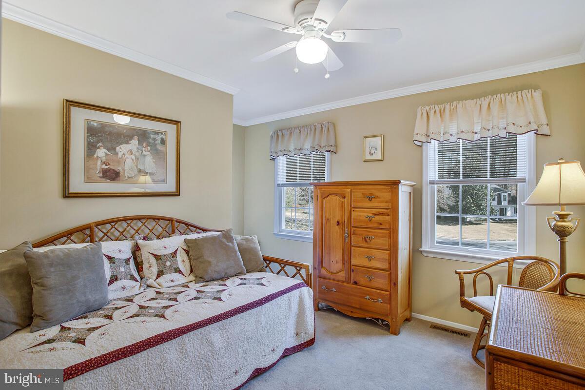 TWIN HARBORS - Residential