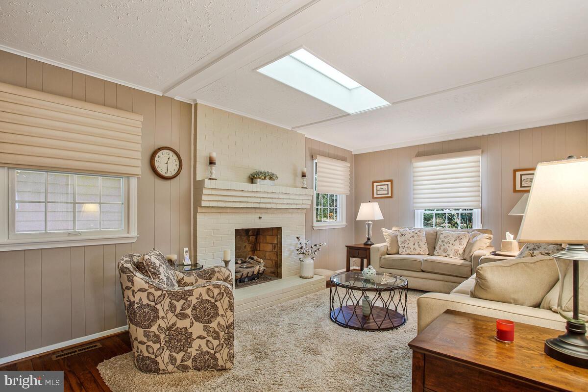 TWIN HARBORS - Residential