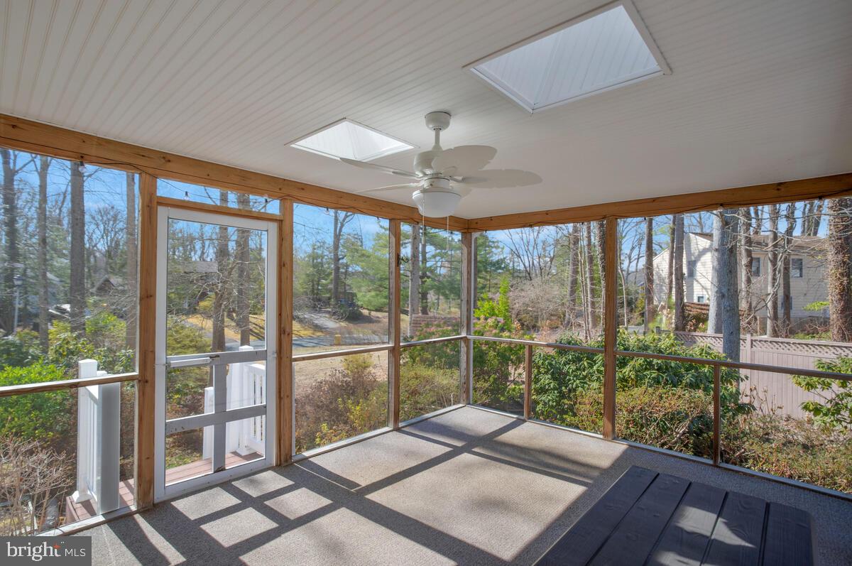 TWIN HARBORS - Residential