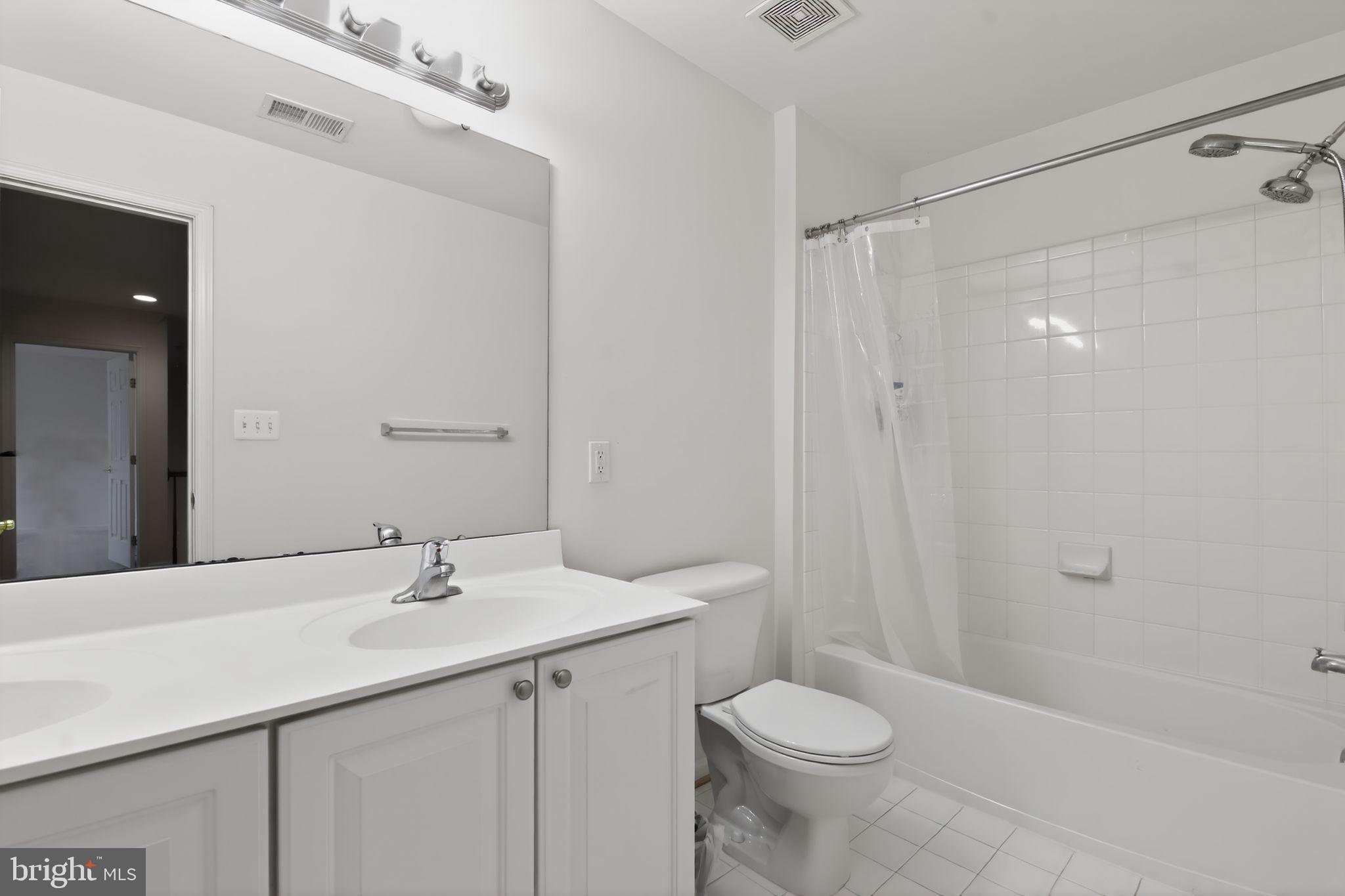 SUFFIELD MEADOWS - Residential