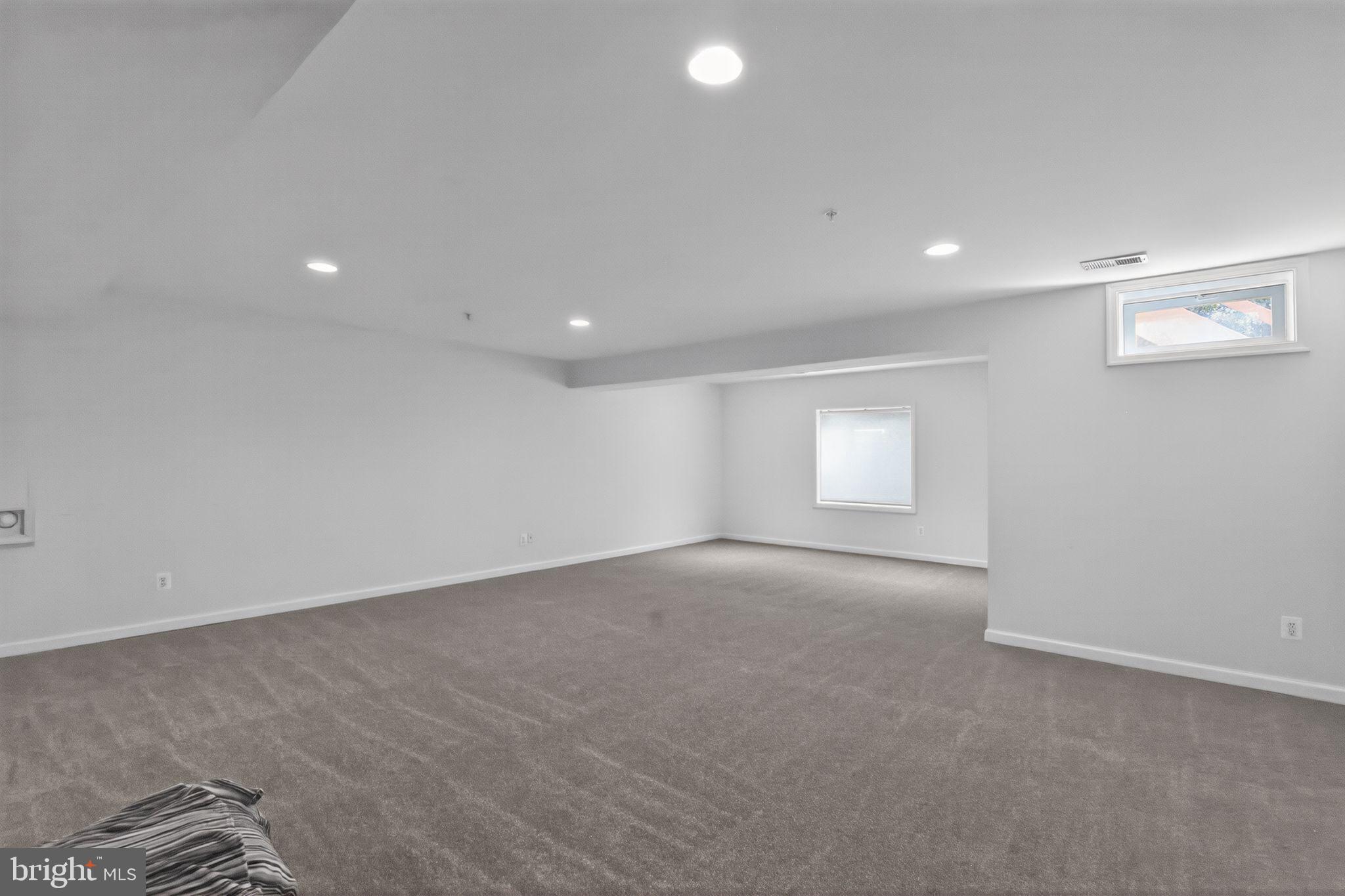 SUFFIELD MEADOWS - Residential