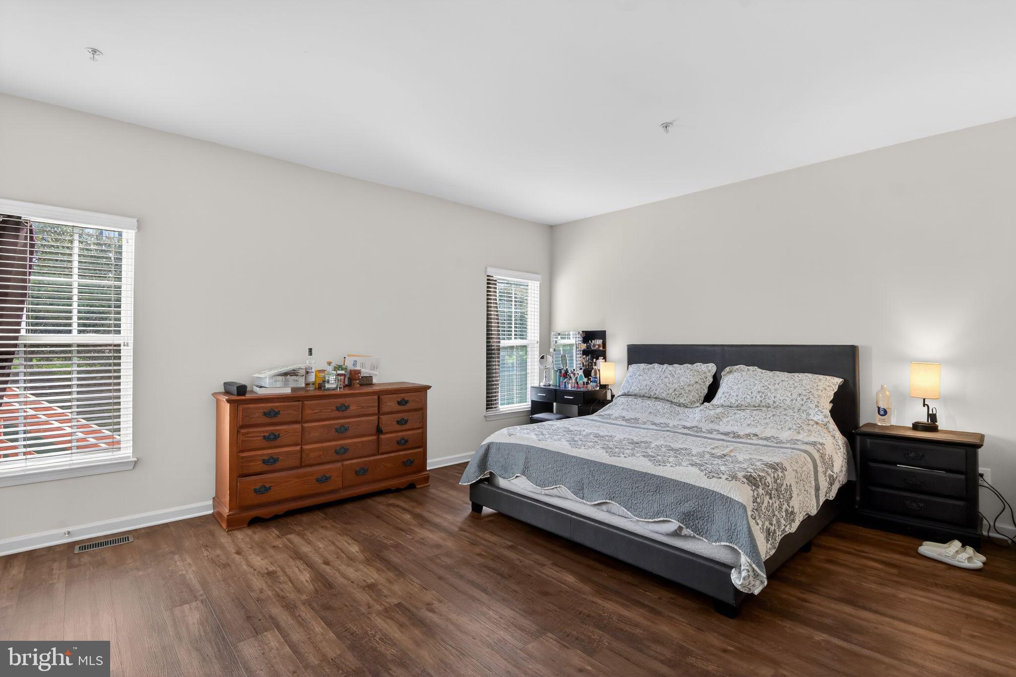 SUFFIELD MEADOWS - Residential