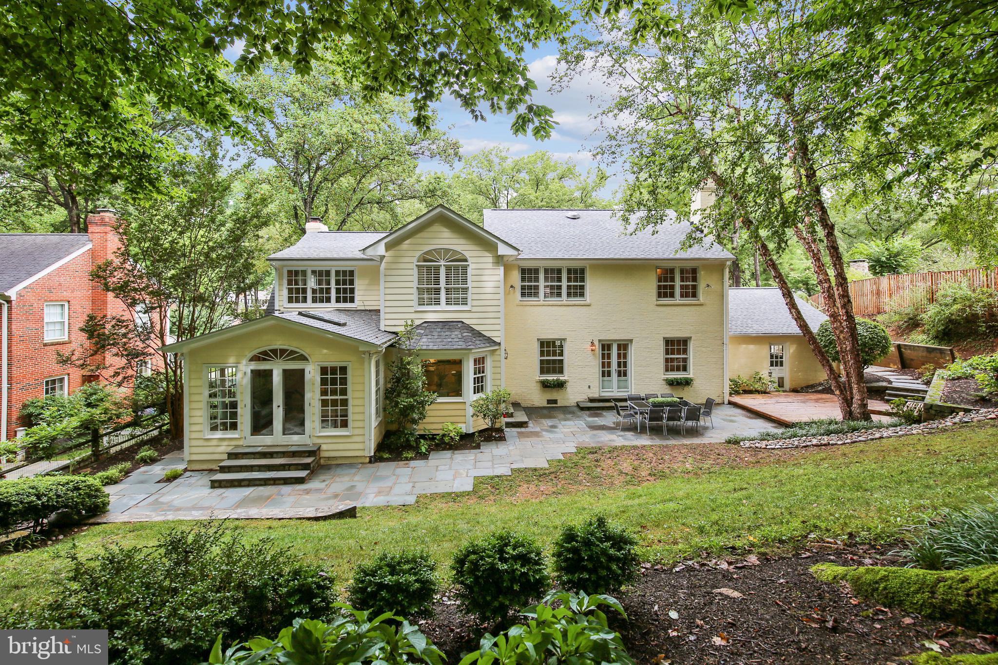 RIVER FALLS - Residential