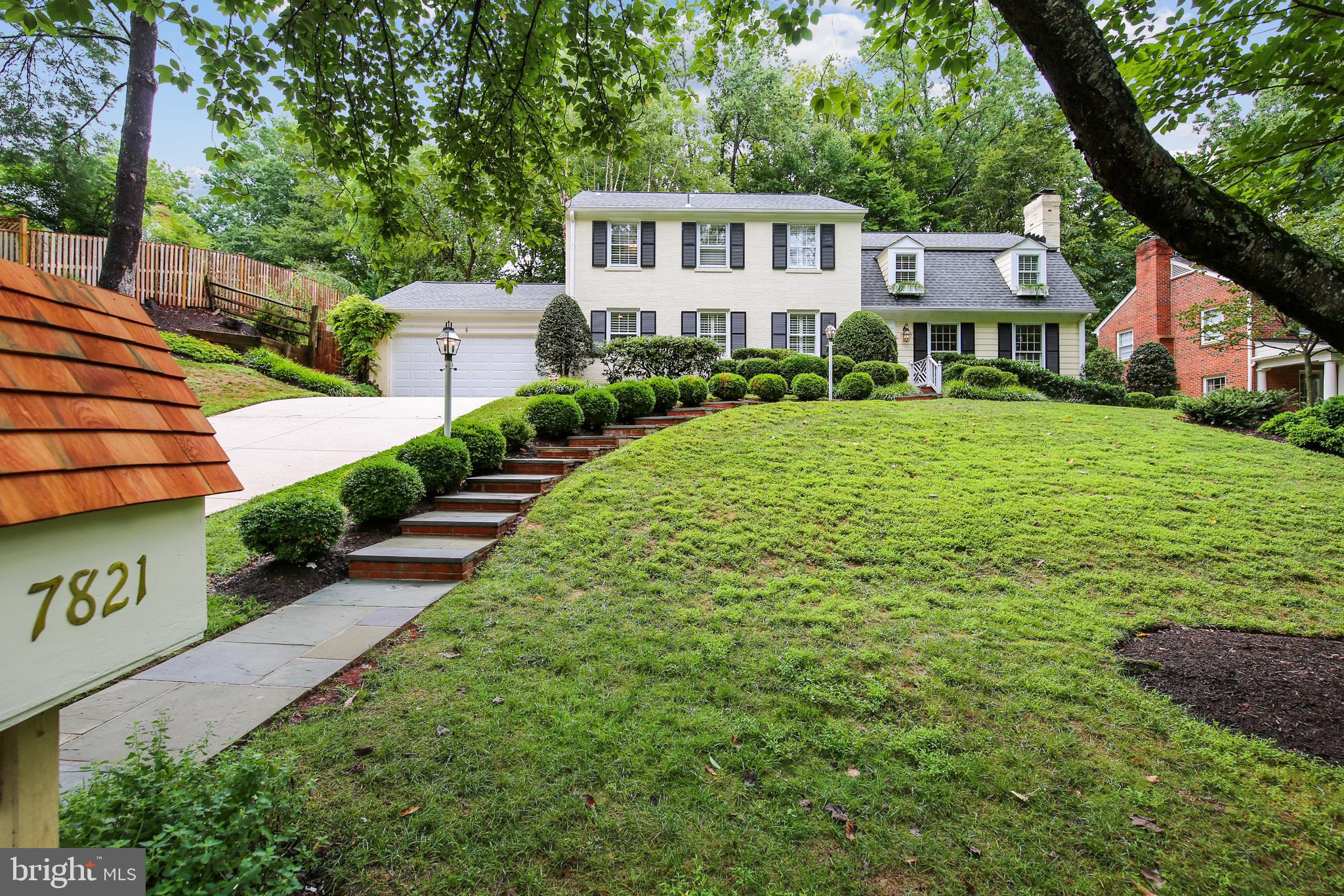 RIVER FALLS - Residential