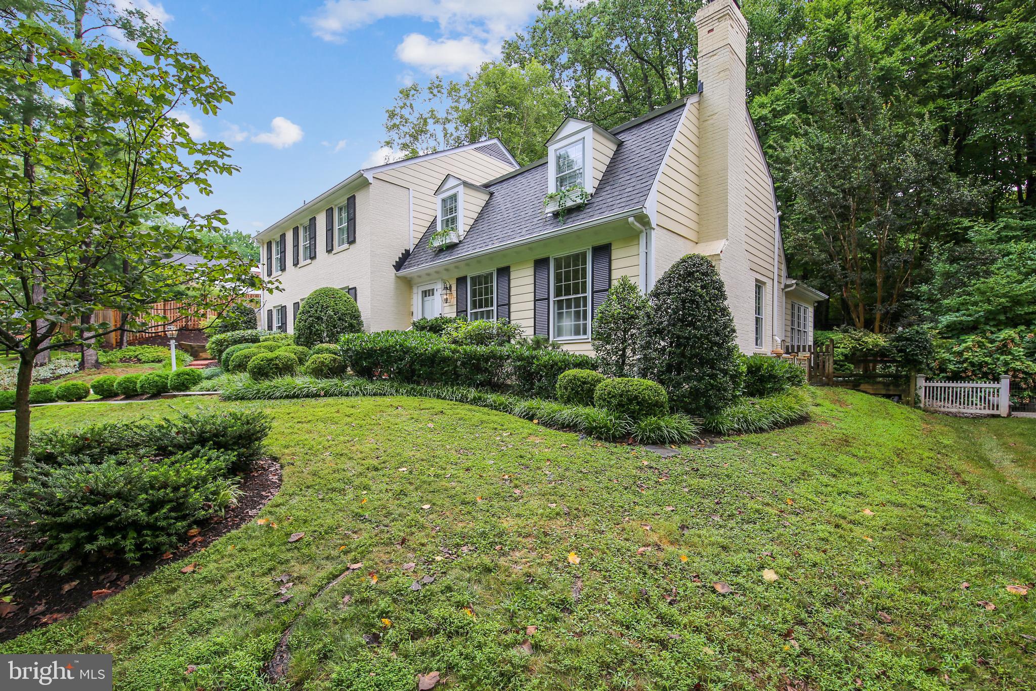 RIVER FALLS - Residential