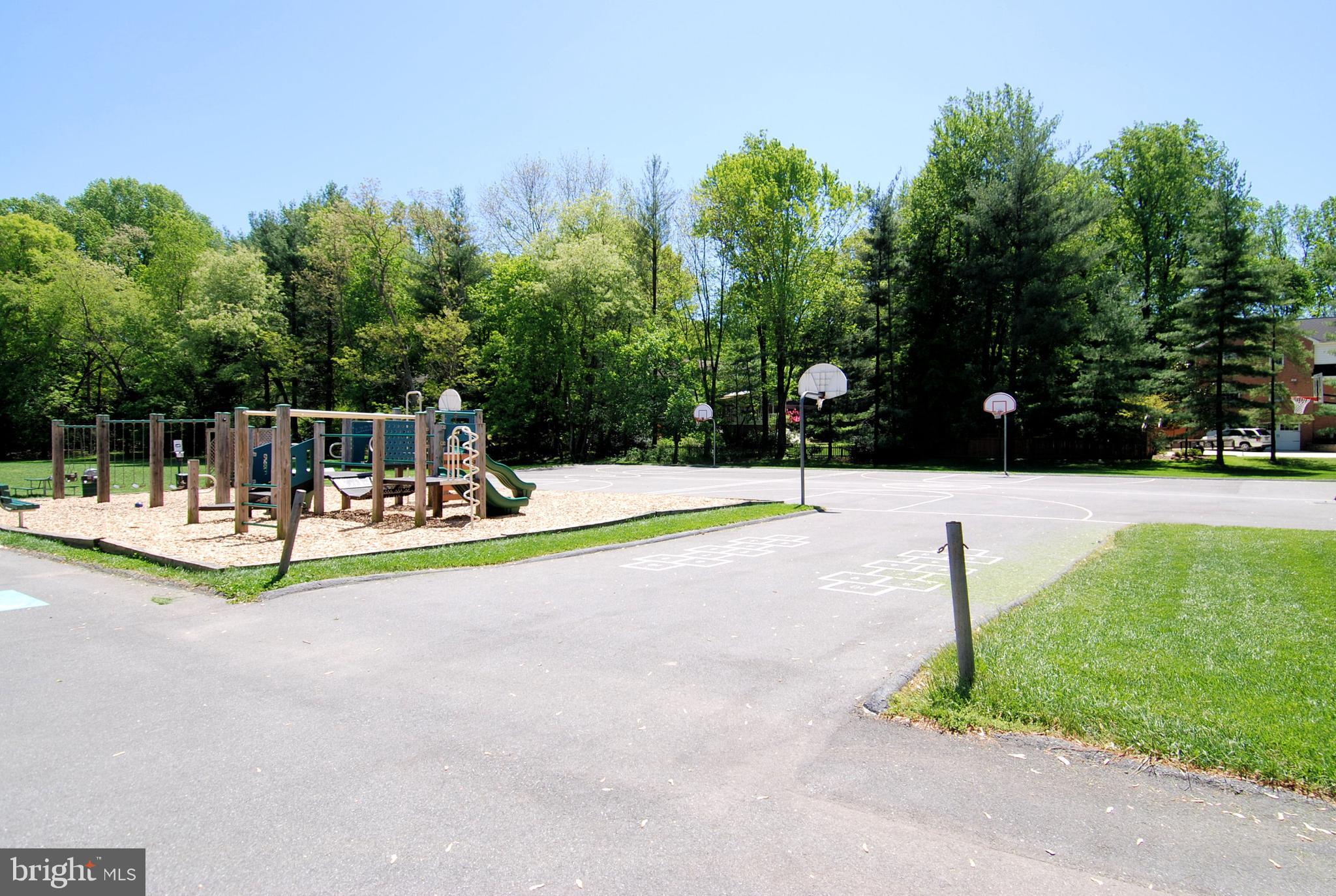 RIVER FALLS - Residential