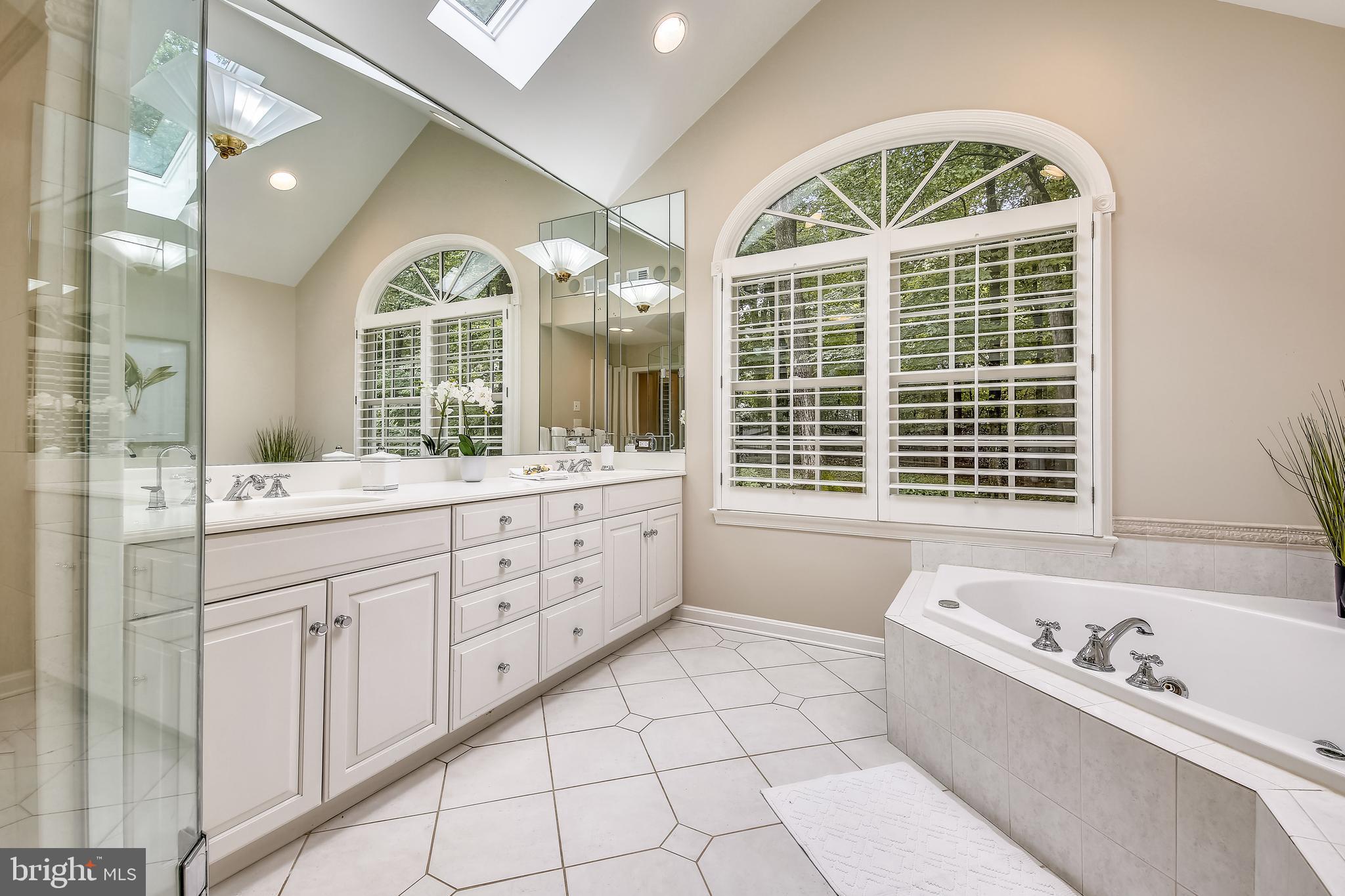 RIVER FALLS - Residential