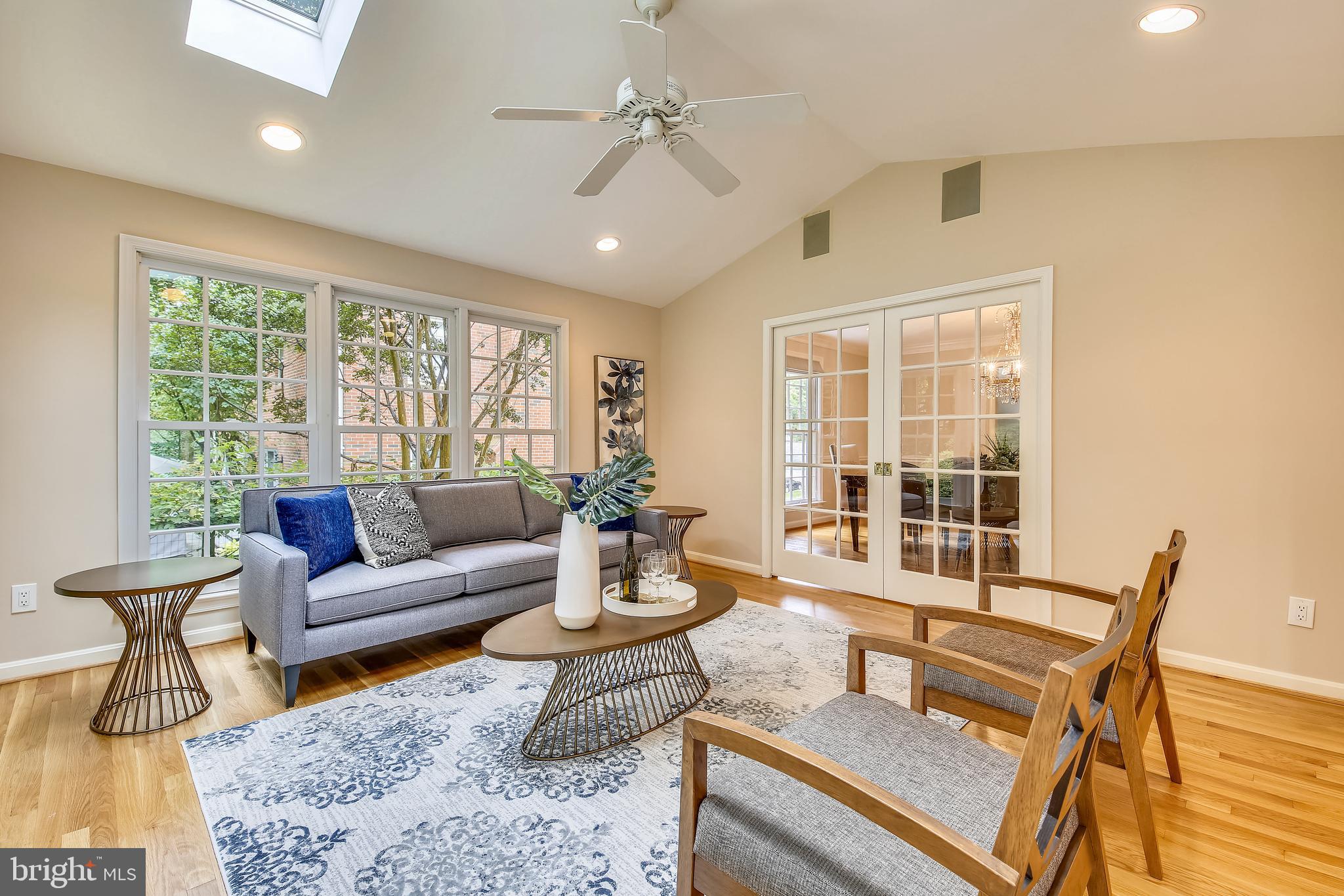 RIVER FALLS - Residential