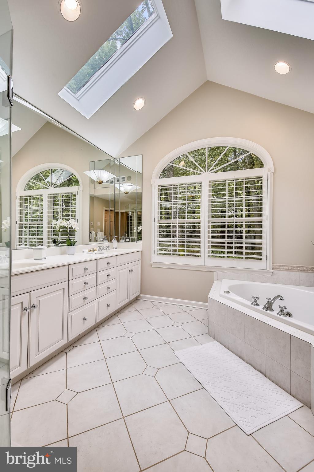 RIVER FALLS - Residential