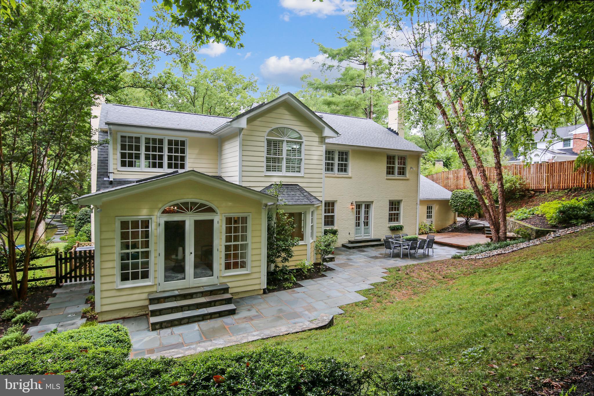 RIVER FALLS - Residential