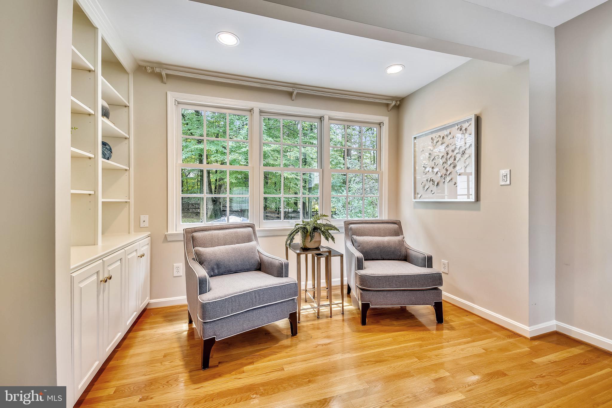 RIVER FALLS - Residential