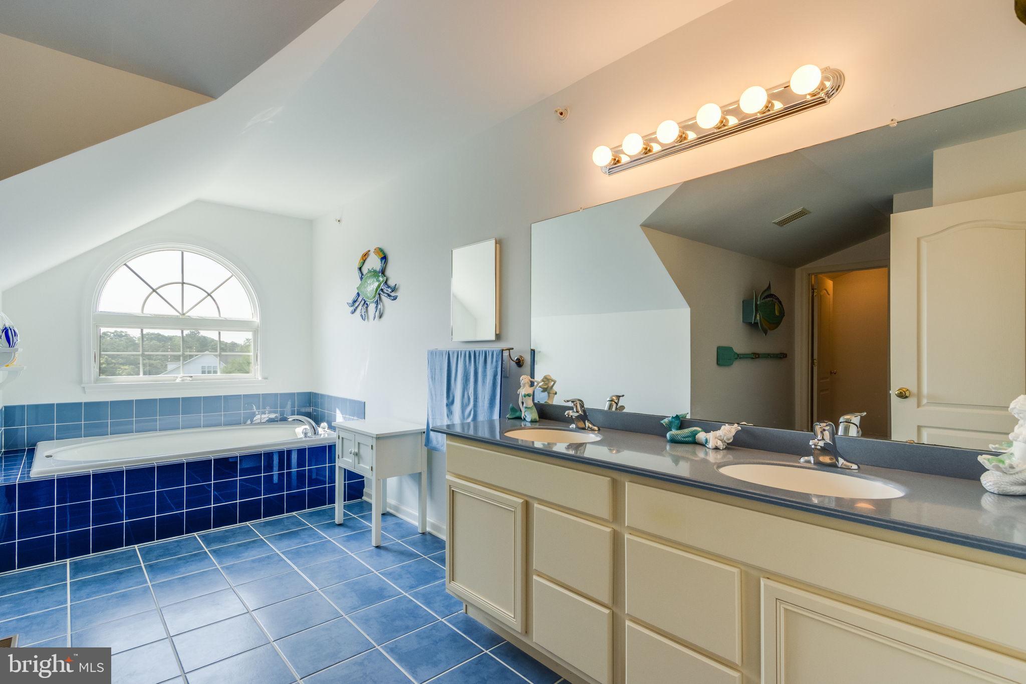 EDGEWATER PARK - Residential