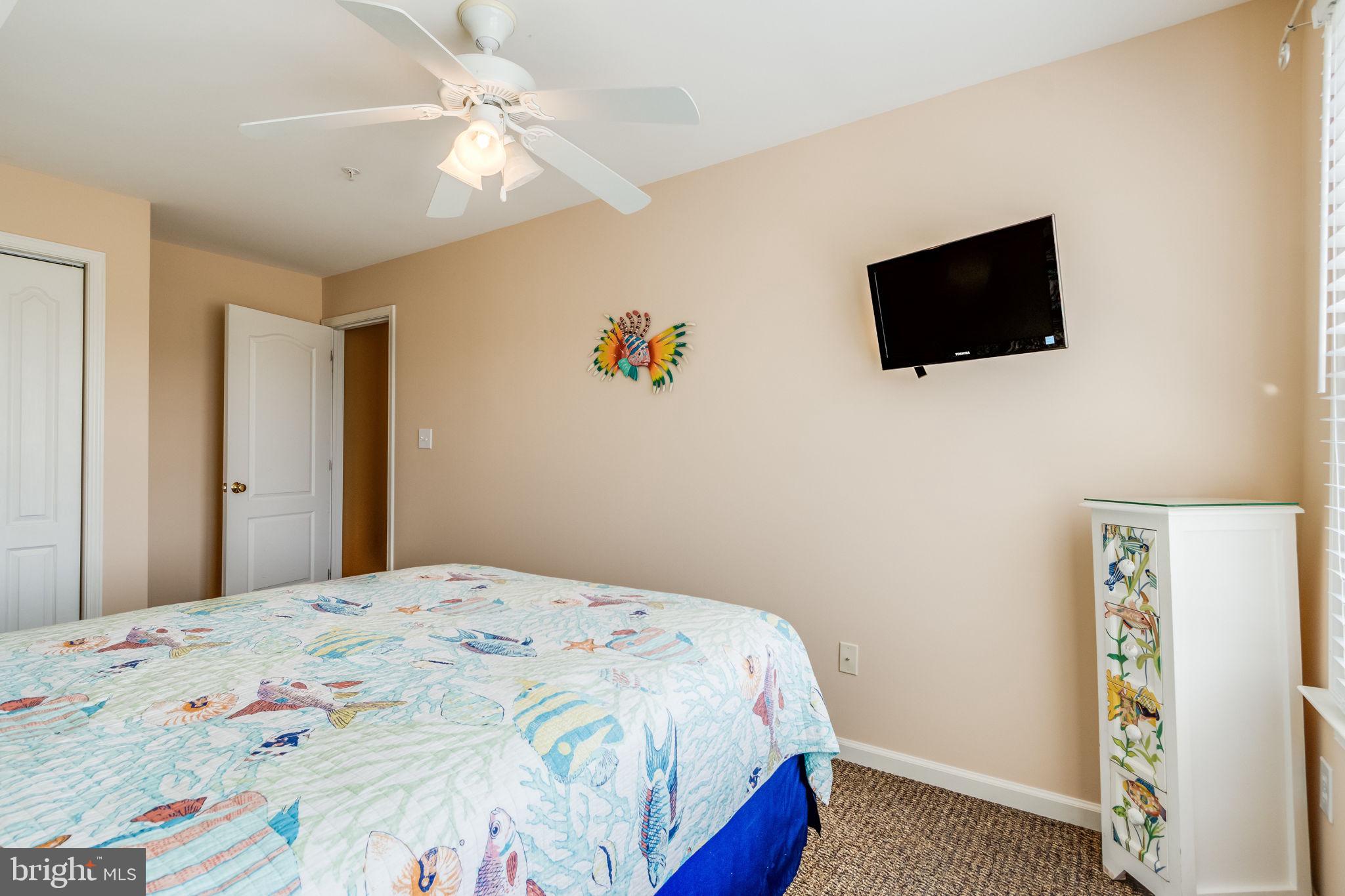 EDGEWATER PARK - Residential