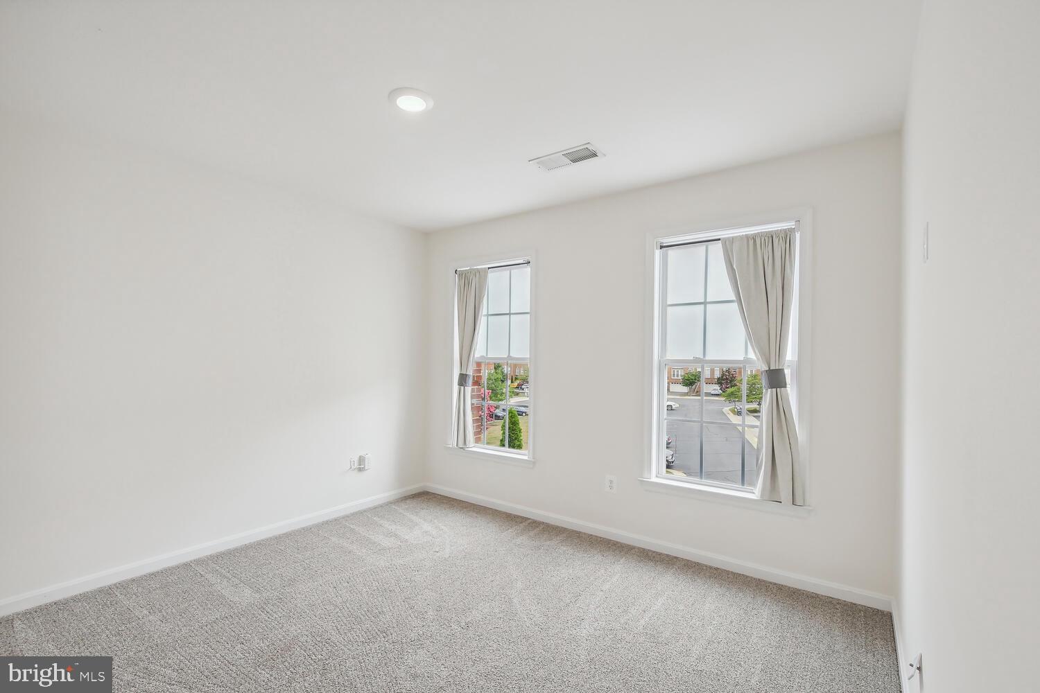 STONE RIDGE SOUTH - Residential Lease