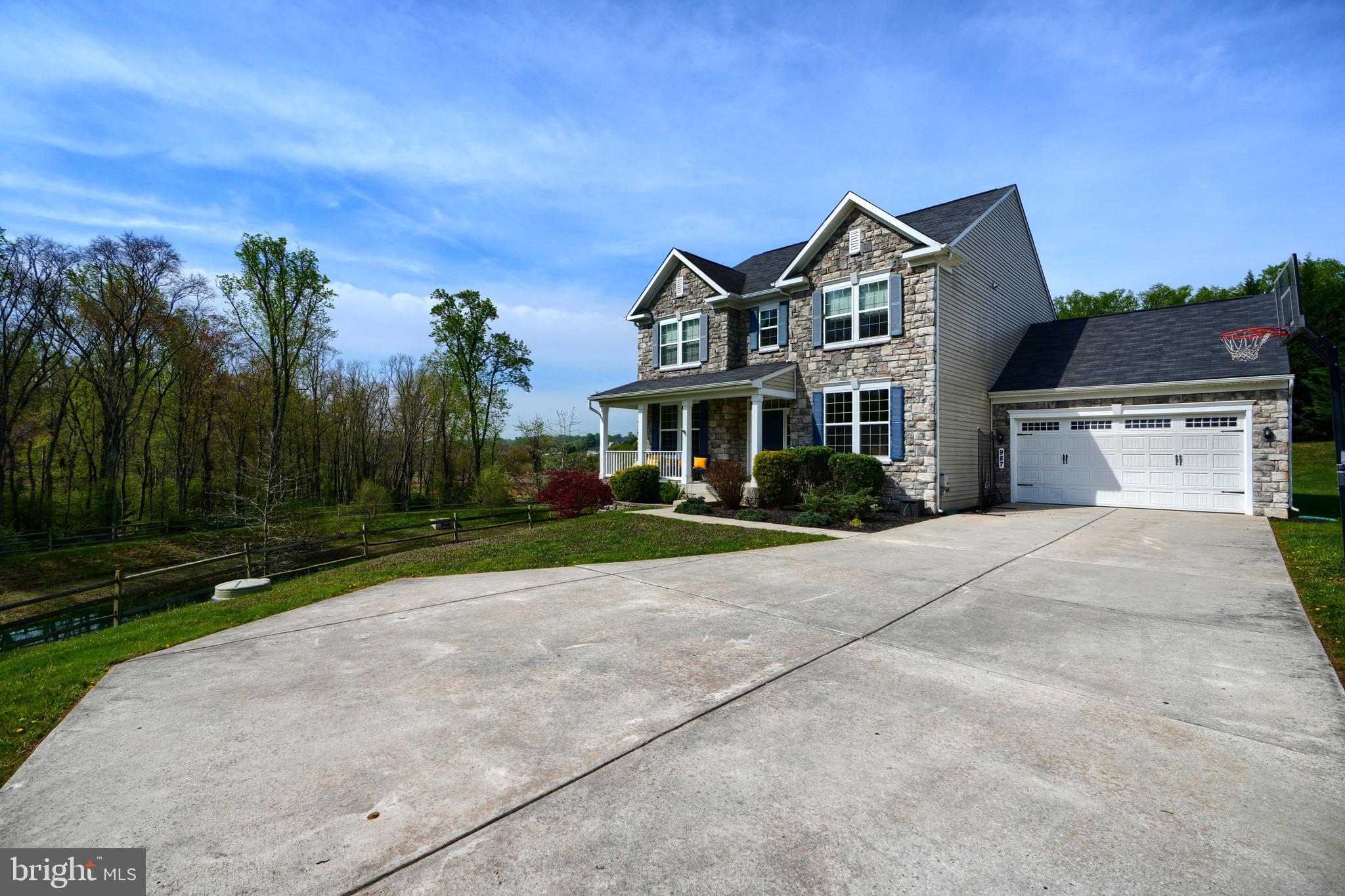 987 SADDLE VIEW WAY