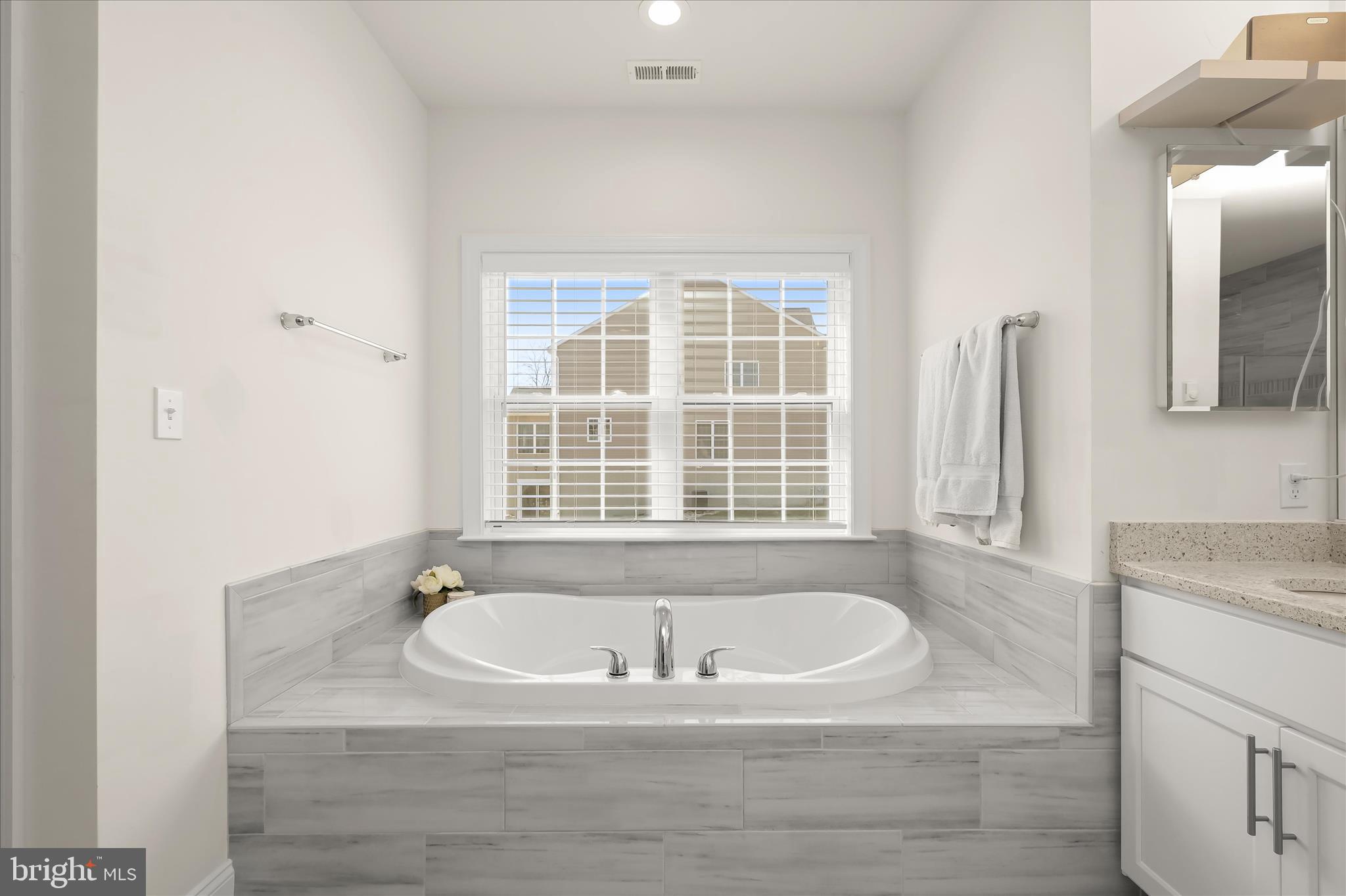 ALLNUTT FARMS ESTATES - Residential