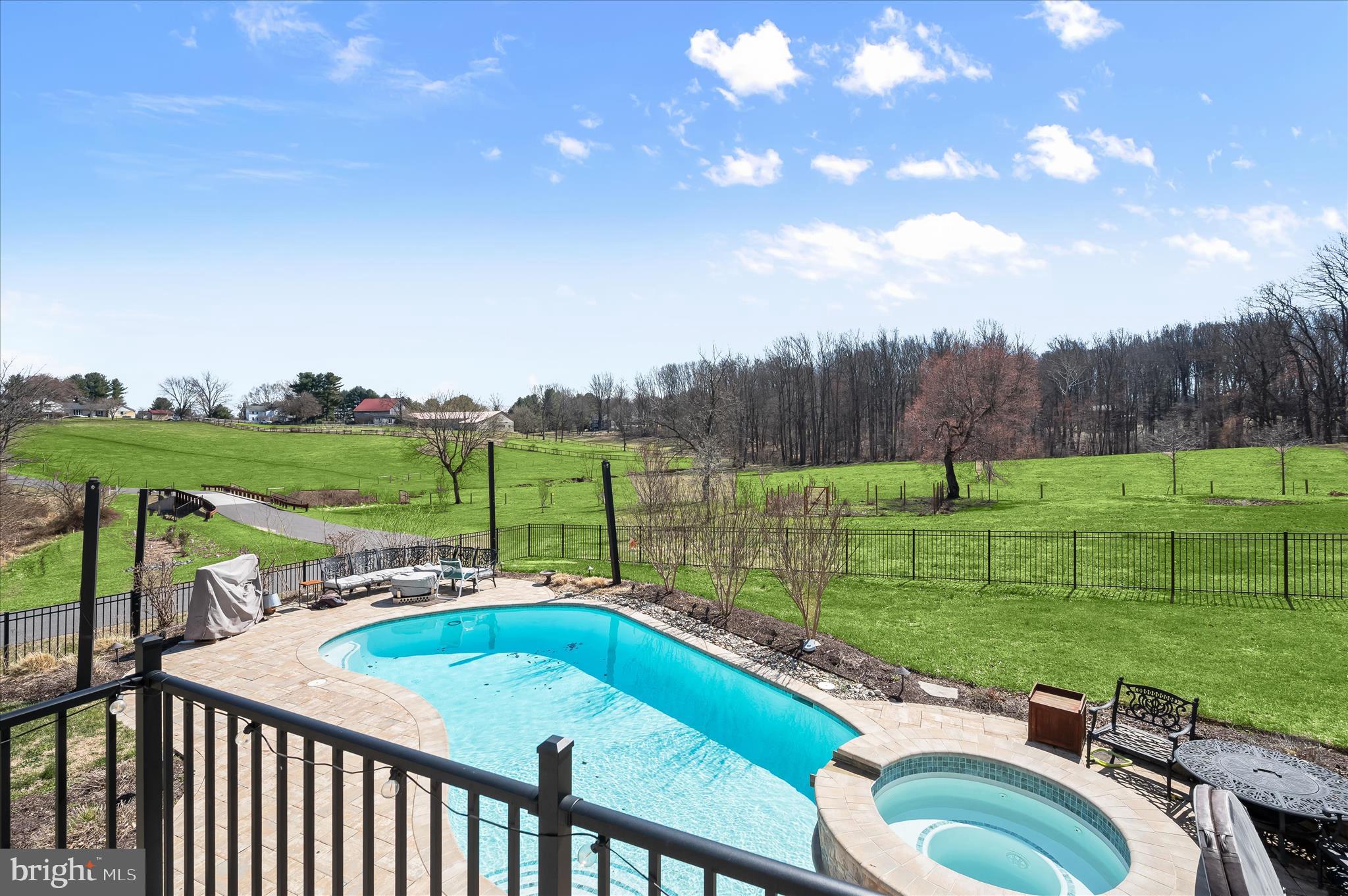 ALLNUTT FARMS ESTATES - Residential