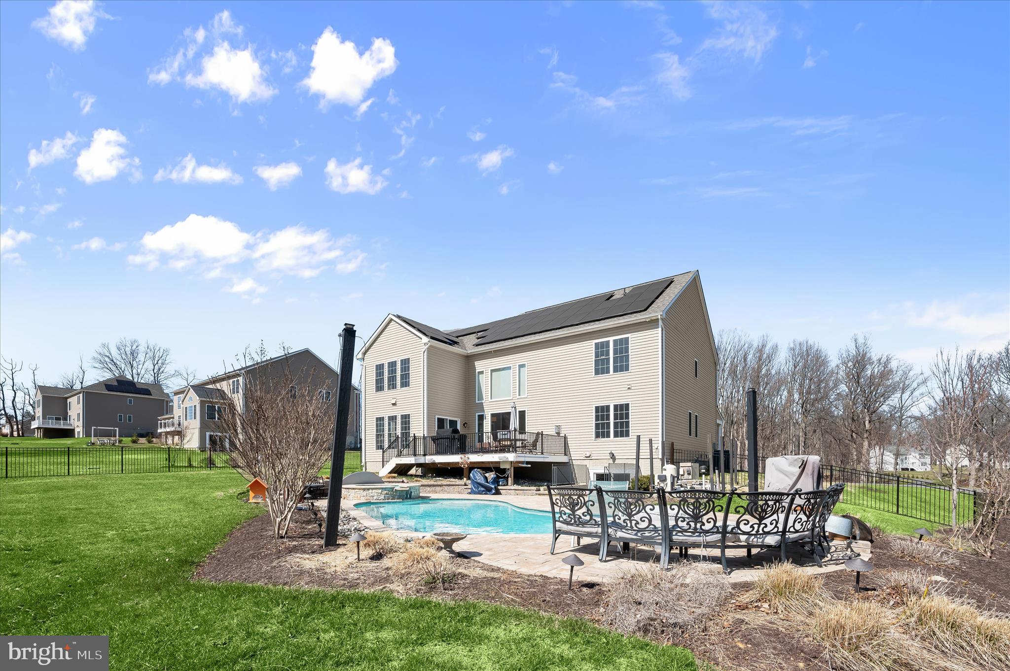 ALLNUTT FARMS ESTATES - Residential