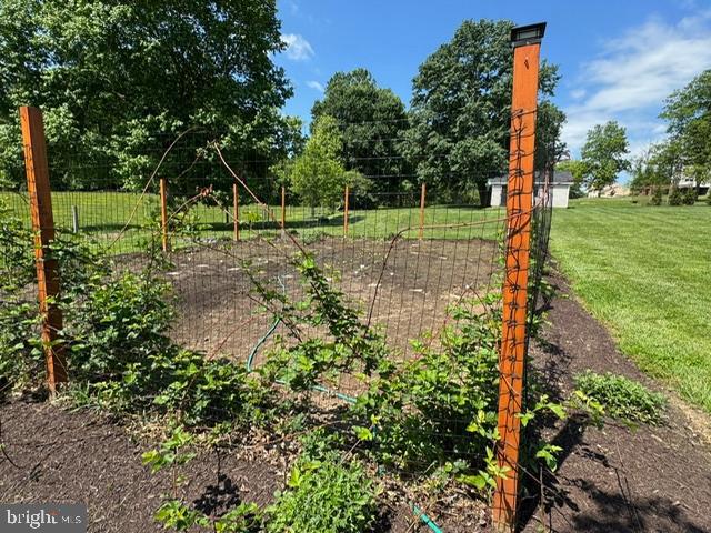 ALLNUTT FARMS ESTATES - Residential