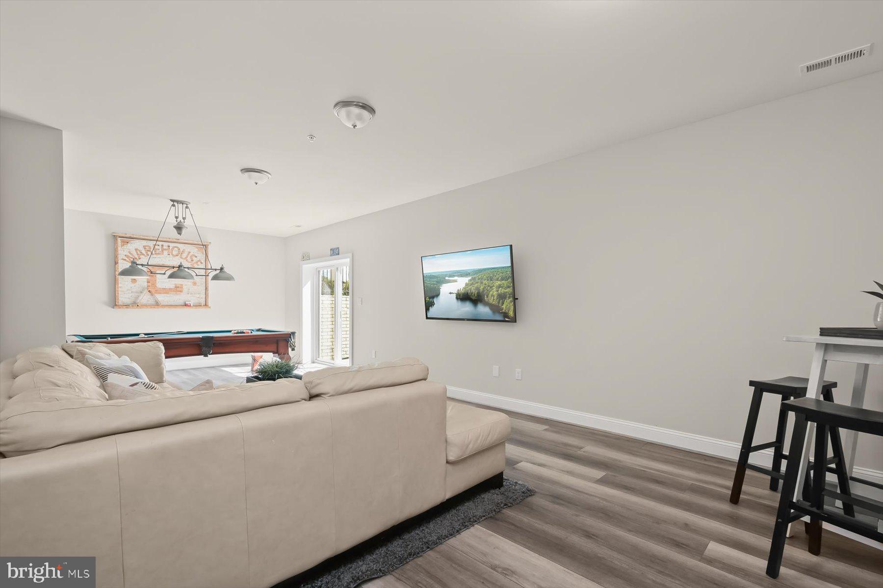 ALLNUTT FARMS ESTATES - Residential