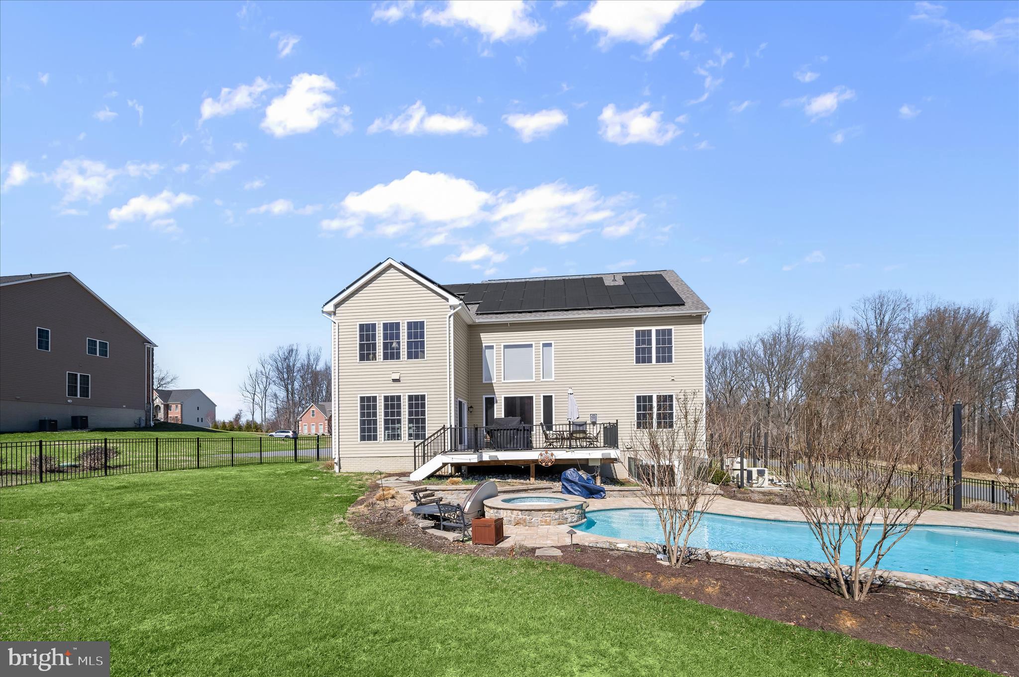 ALLNUTT FARMS ESTATES - Residential