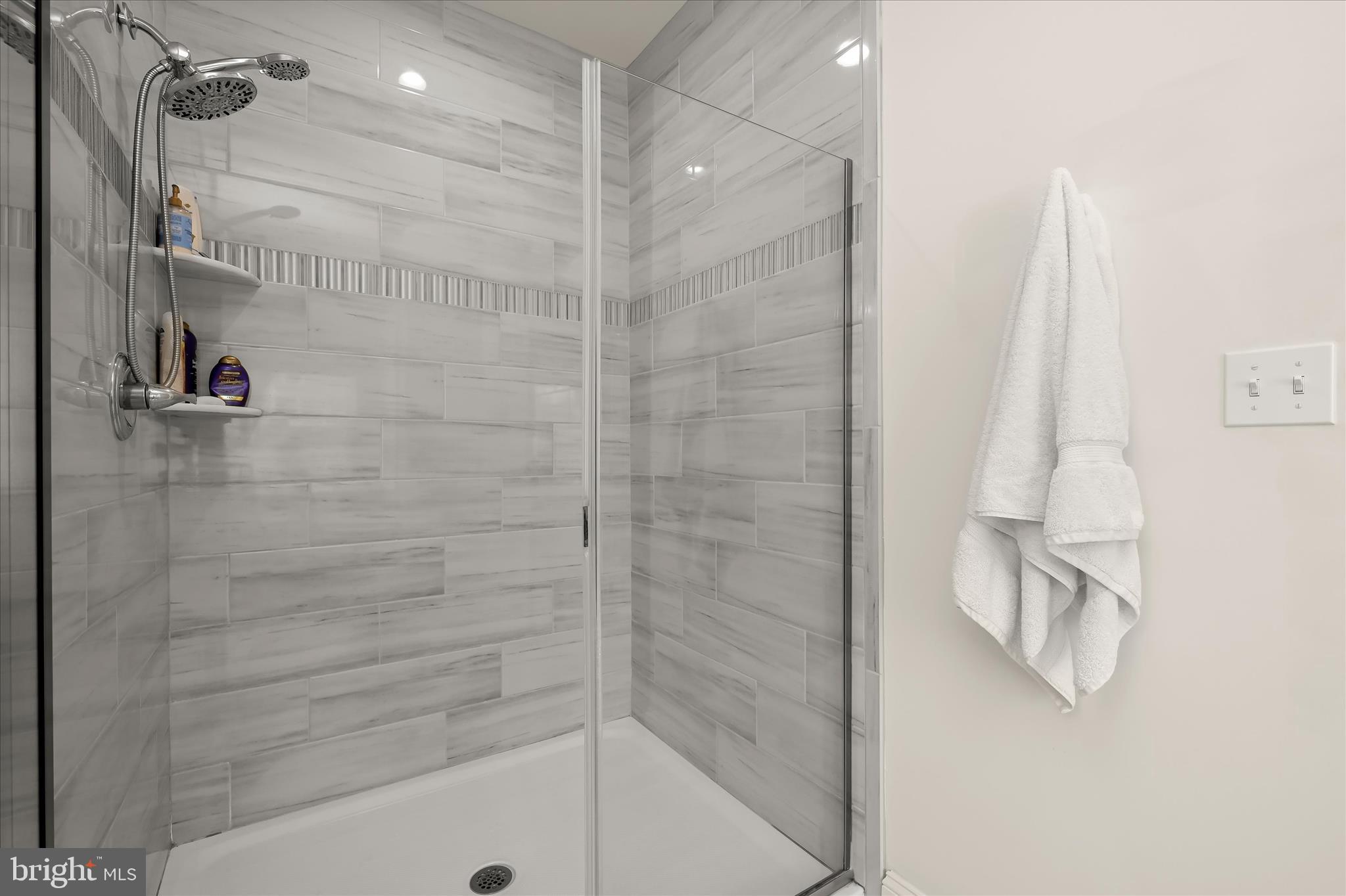 ALLNUTT FARMS ESTATES - Residential