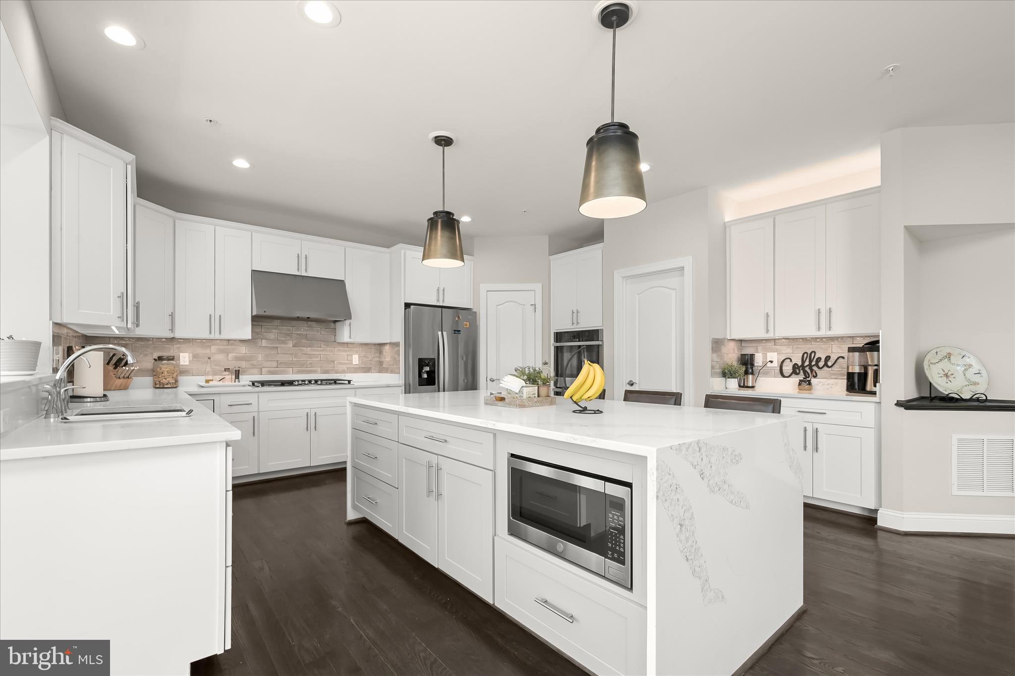 ALLNUTT FARMS ESTATES - Residential