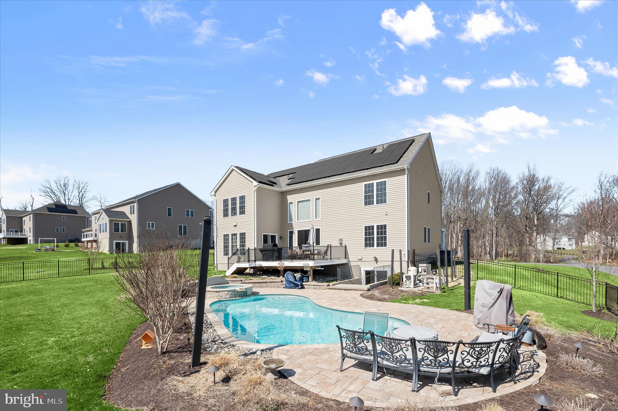 ALLNUTT FARMS ESTATES - Residential