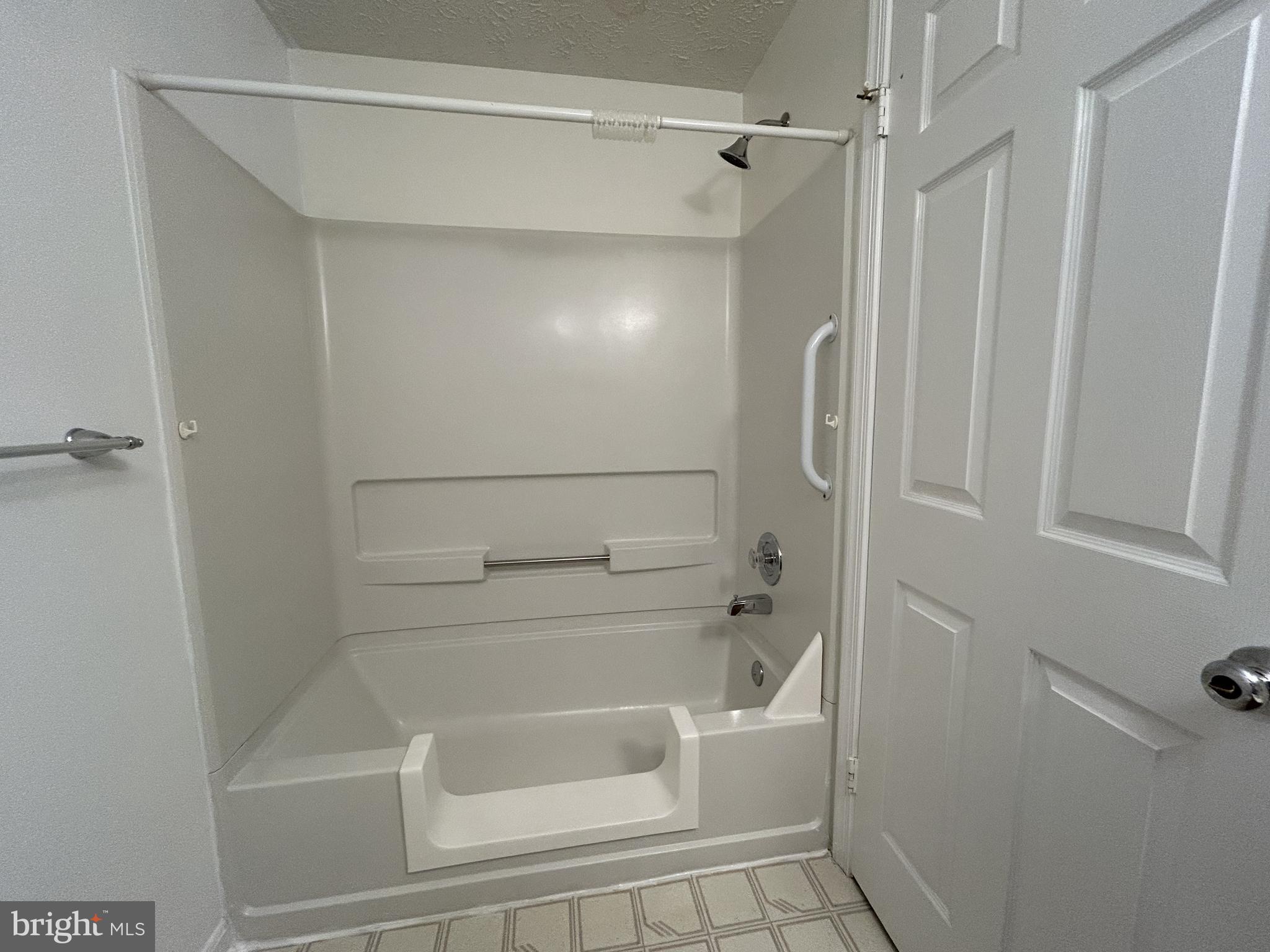 OLD FARM STATION - Residential Lease