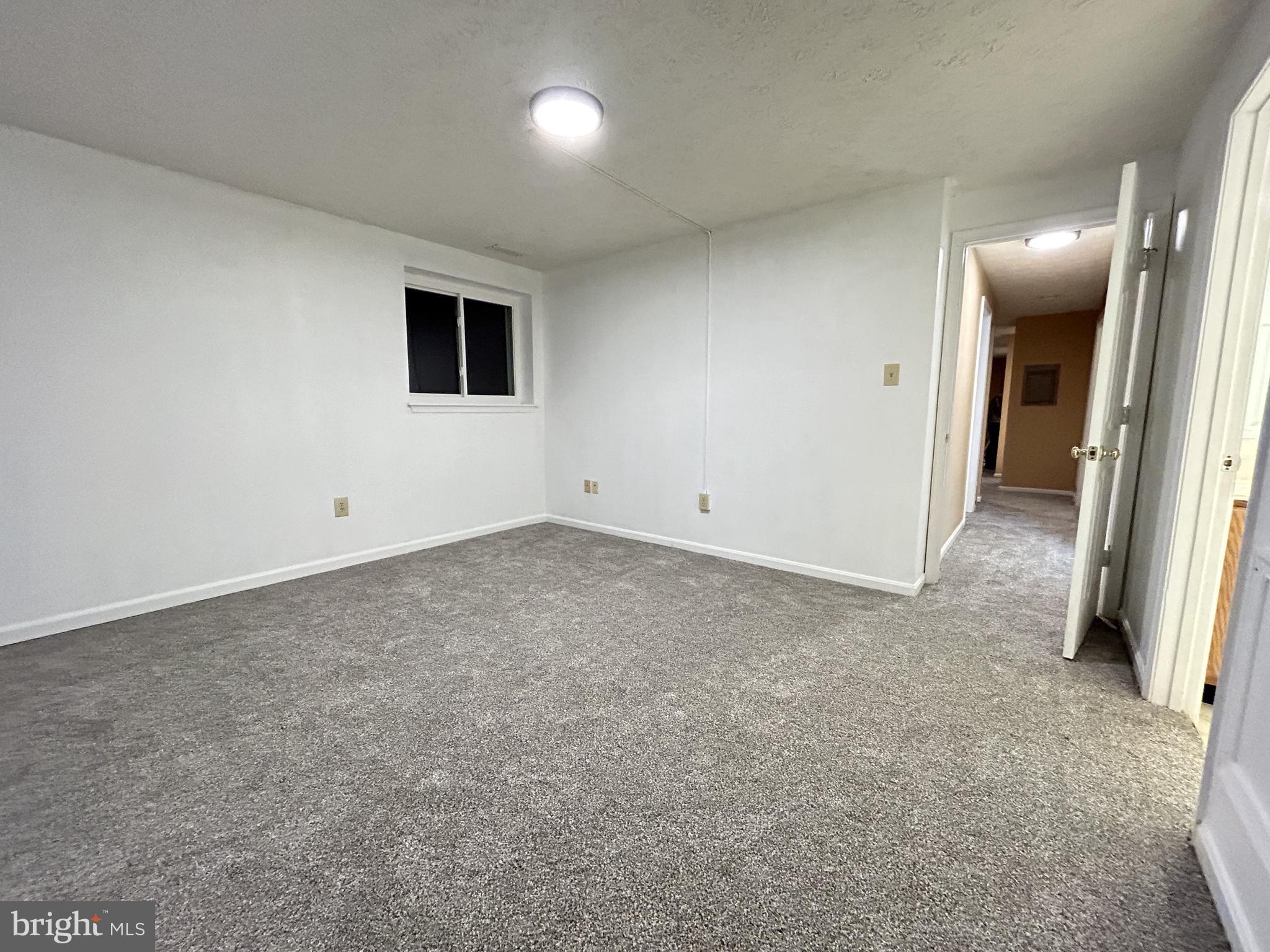 OLD FARM STATION - Residential Lease