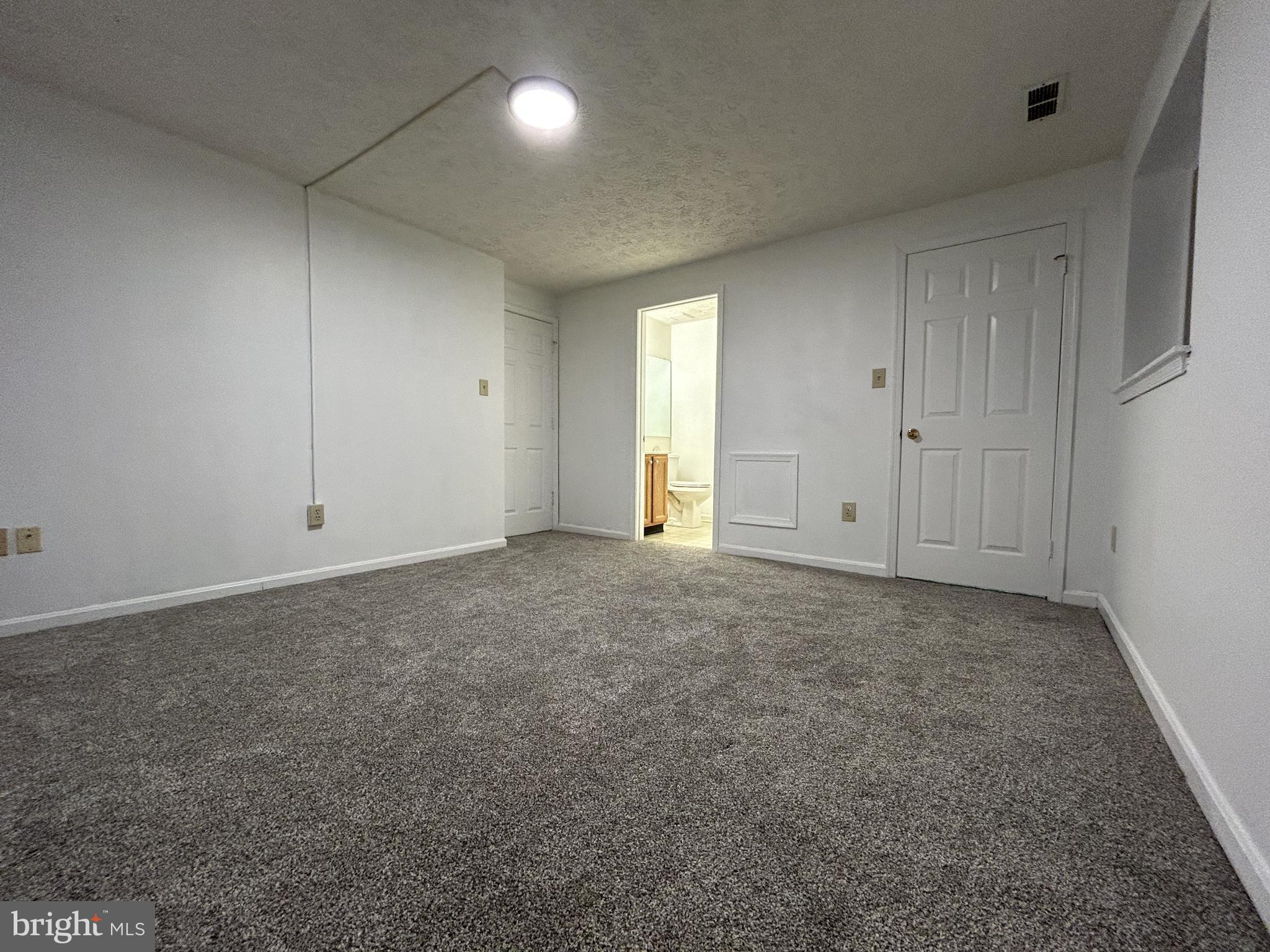 OLD FARM STATION - Residential Lease