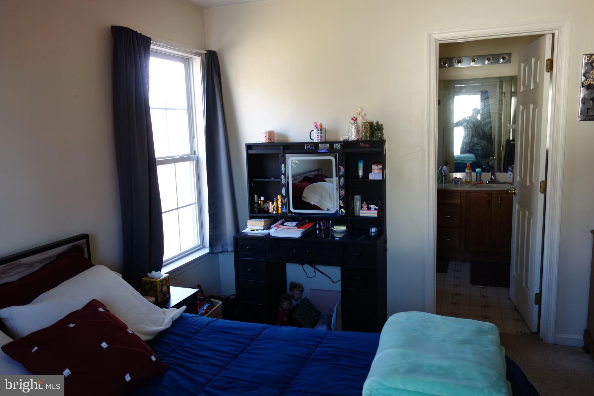 MOUNTAIN SHADOWS - Residential