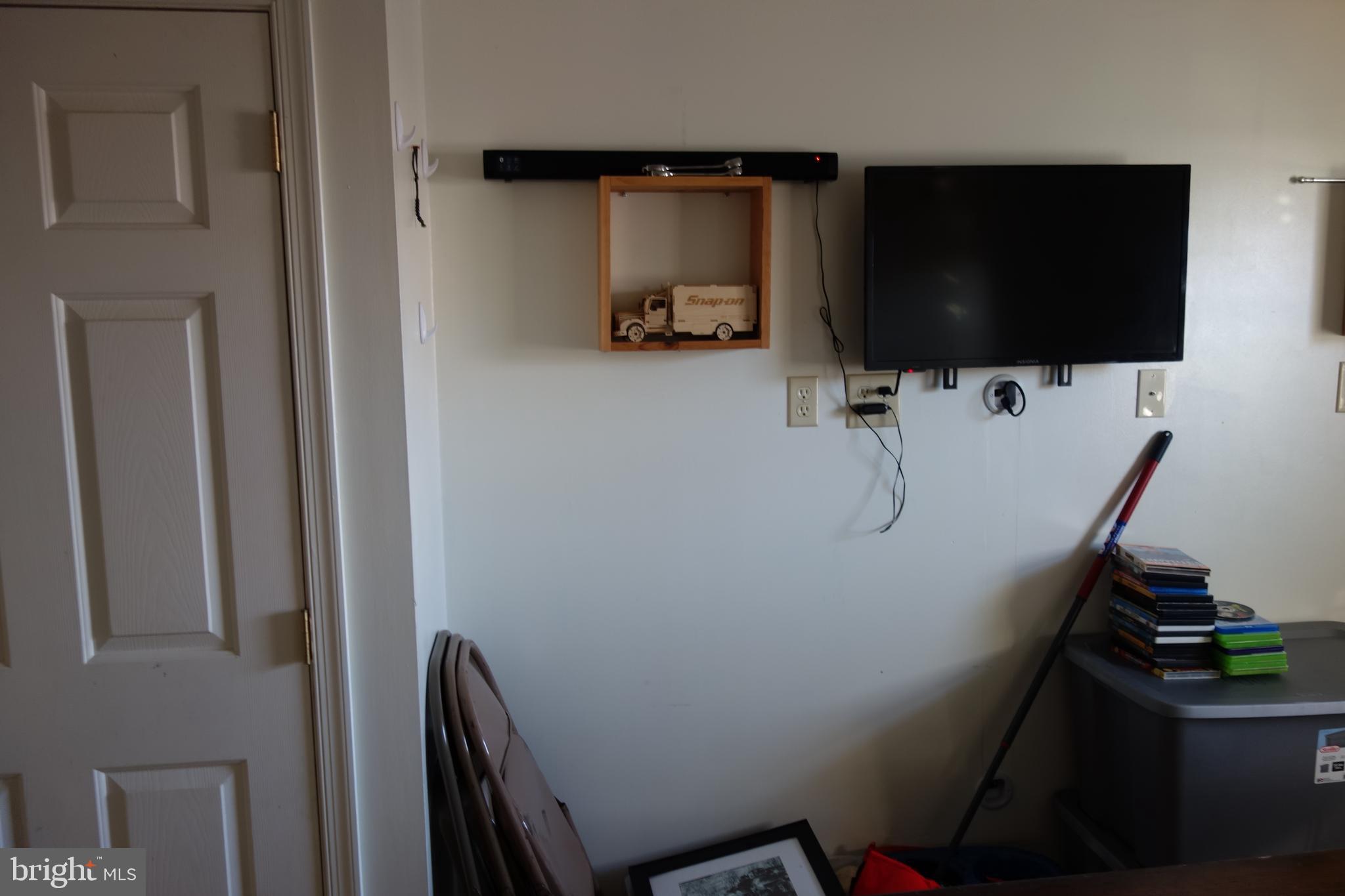 MOUNTAIN SHADOWS - Residential