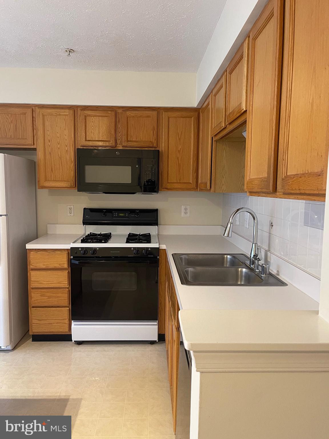 BALLENGER CROSSING - Residential Lease