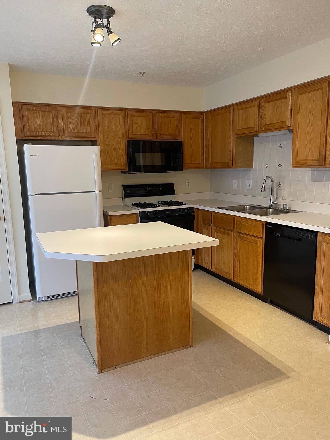 BALLENGER CROSSING - Residential Lease