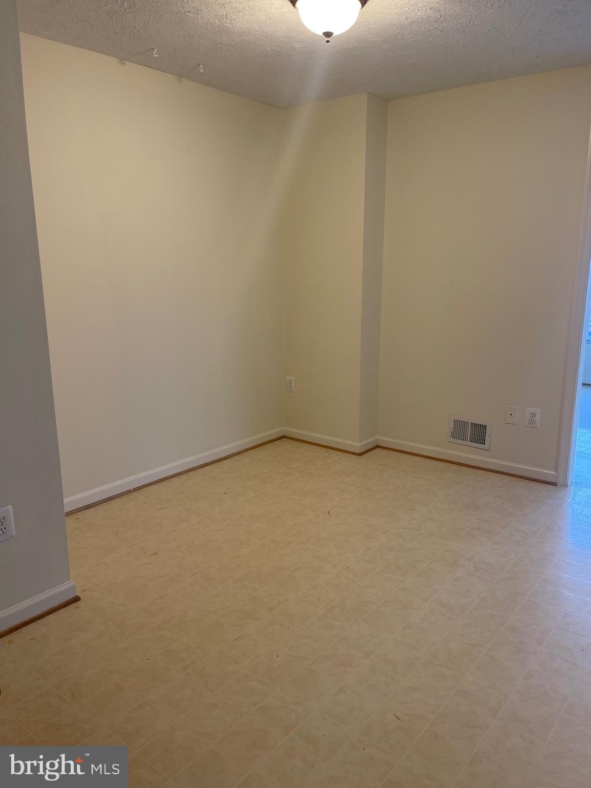 BALLENGER CROSSING - Residential Lease