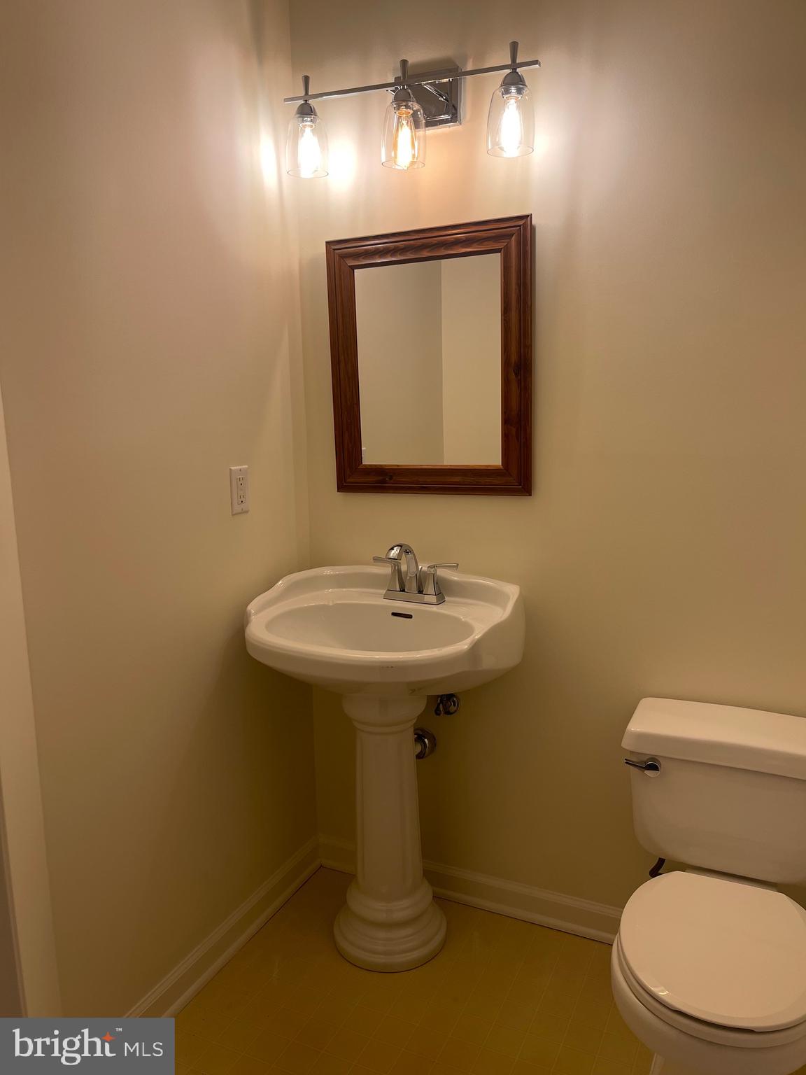 BALLENGER CROSSING - Residential Lease