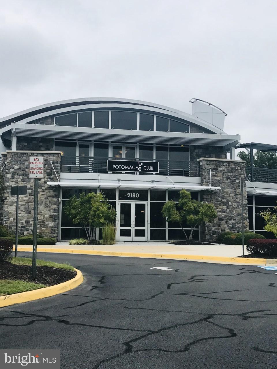 POTOMAC CLUB CONDOMINIUMS - Residential Lease