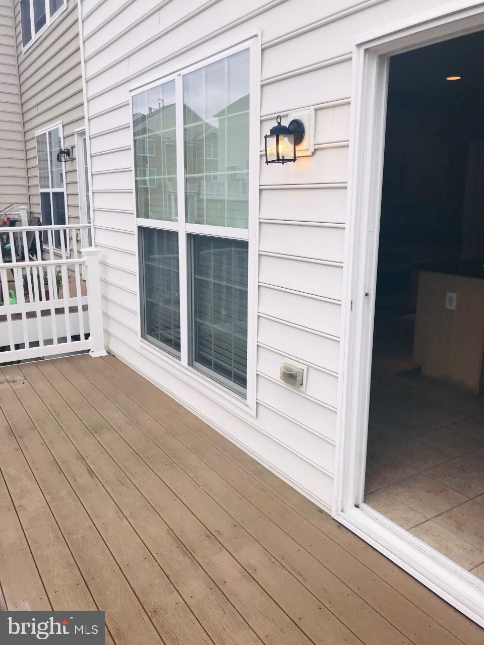 POTOMAC CLUB CONDOMINIUMS - Residential Lease