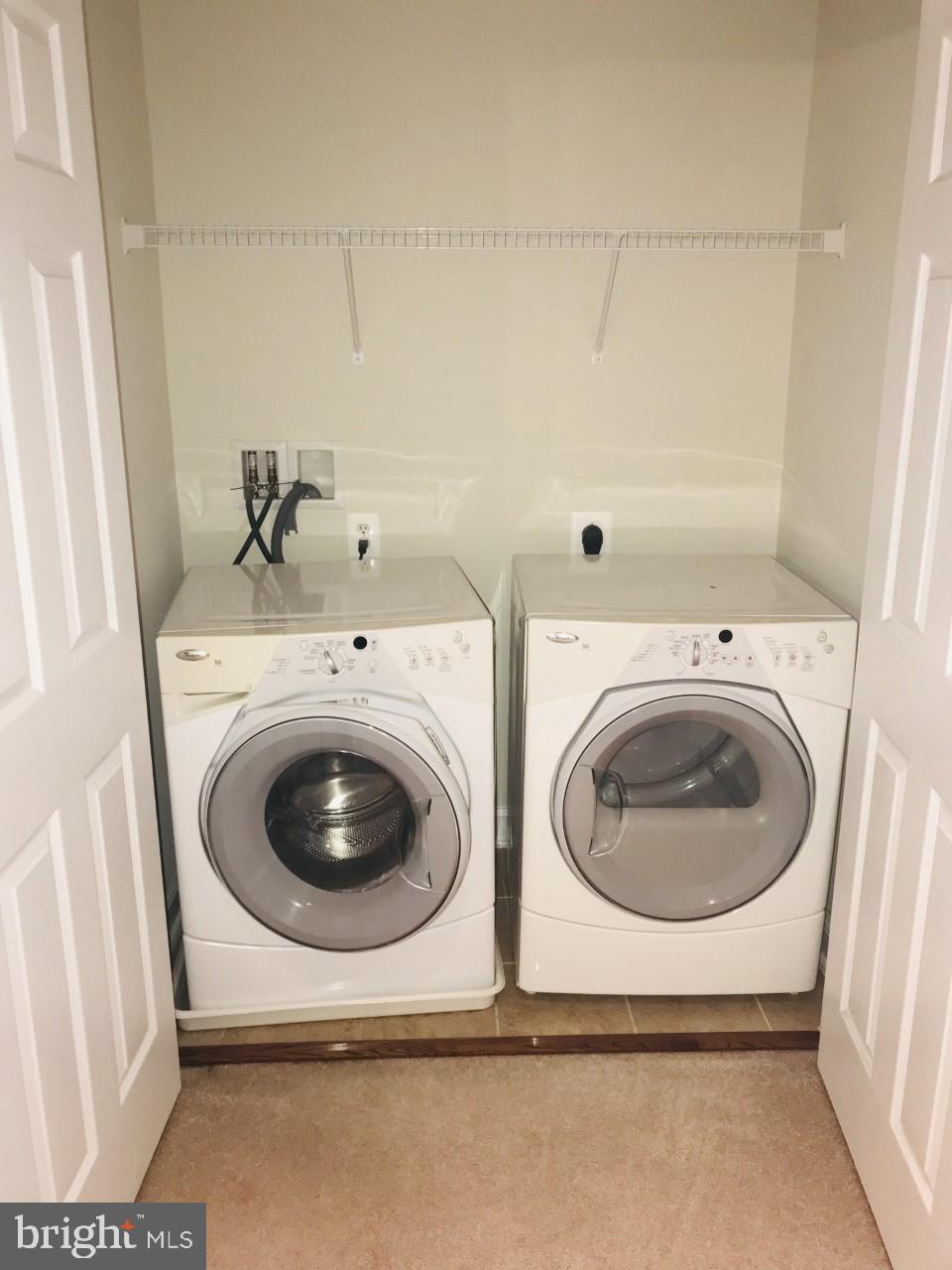 POTOMAC CLUB CONDOMINIUMS - Residential Lease