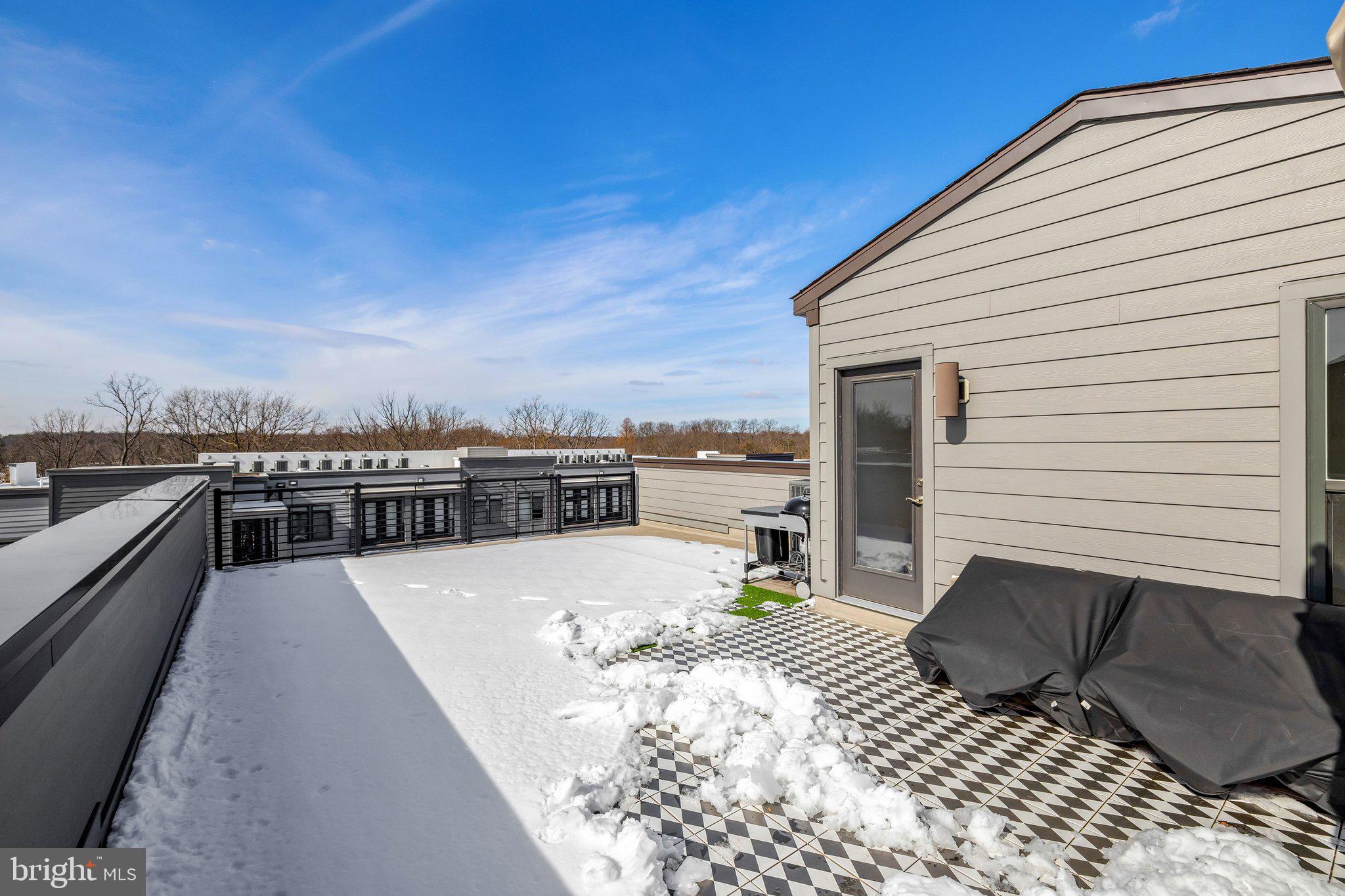 TALL OAKS - Residential