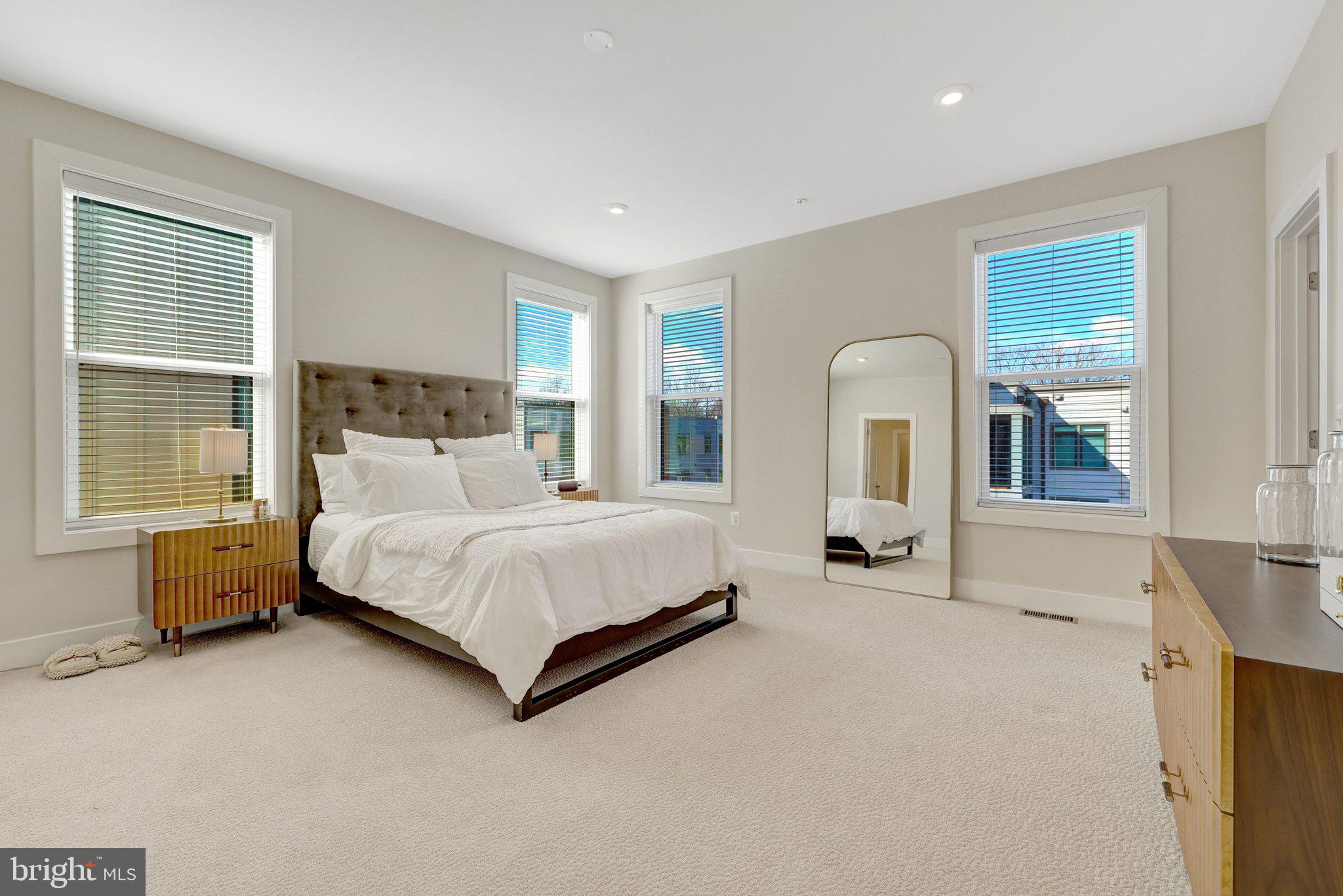 TALL OAKS - Residential