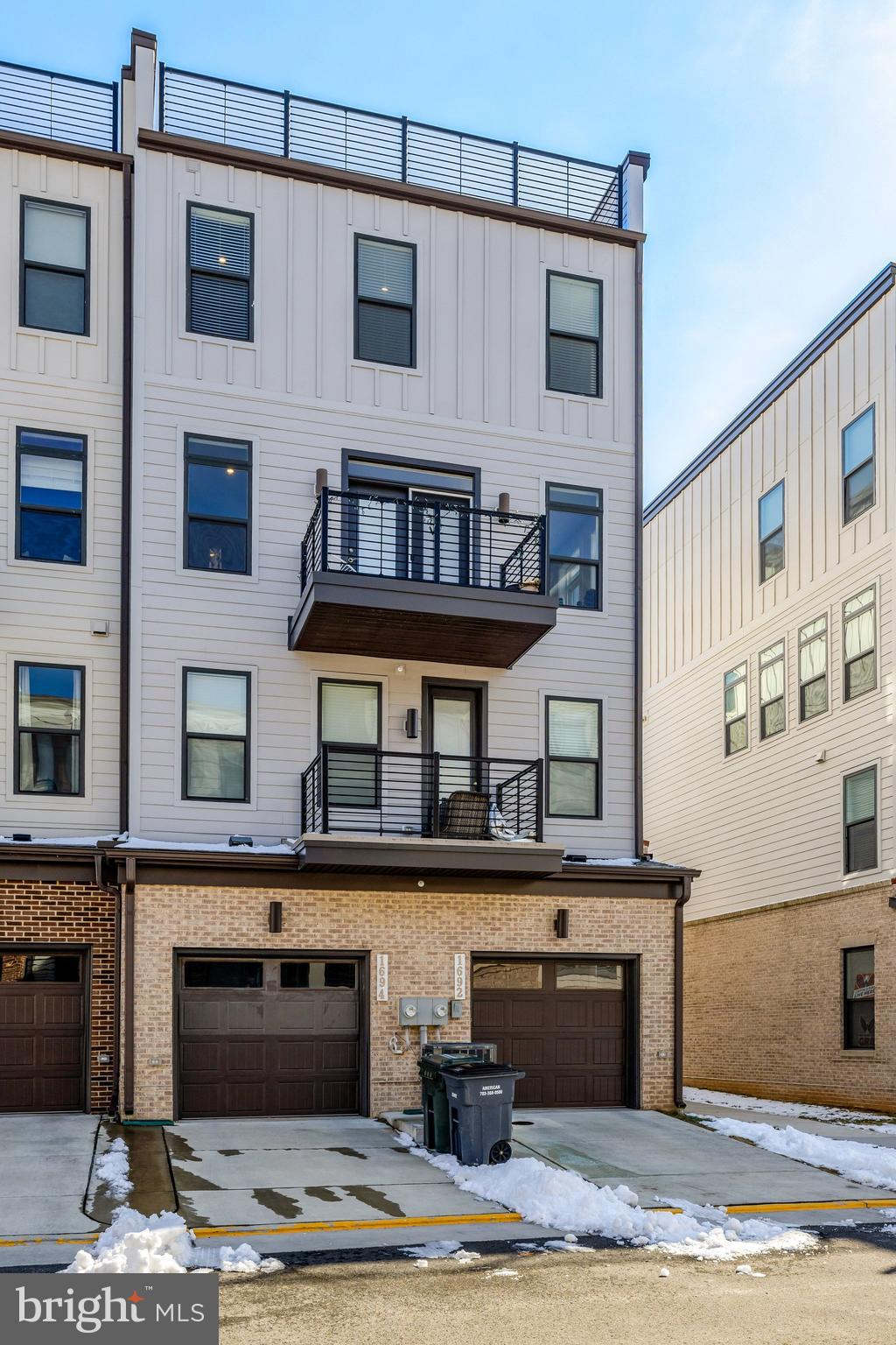 TALL OAKS - Residential