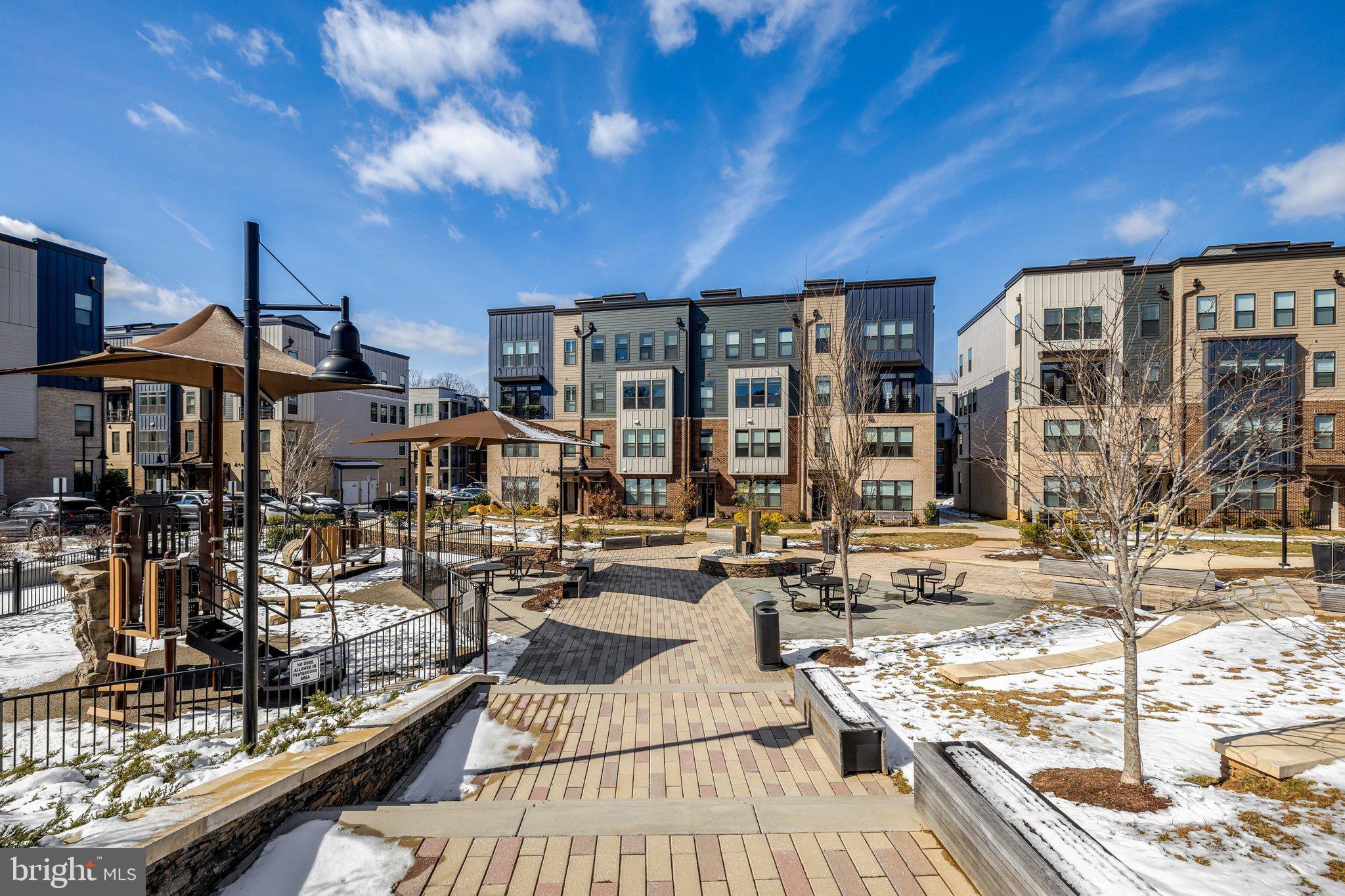 TALL OAKS - Residential